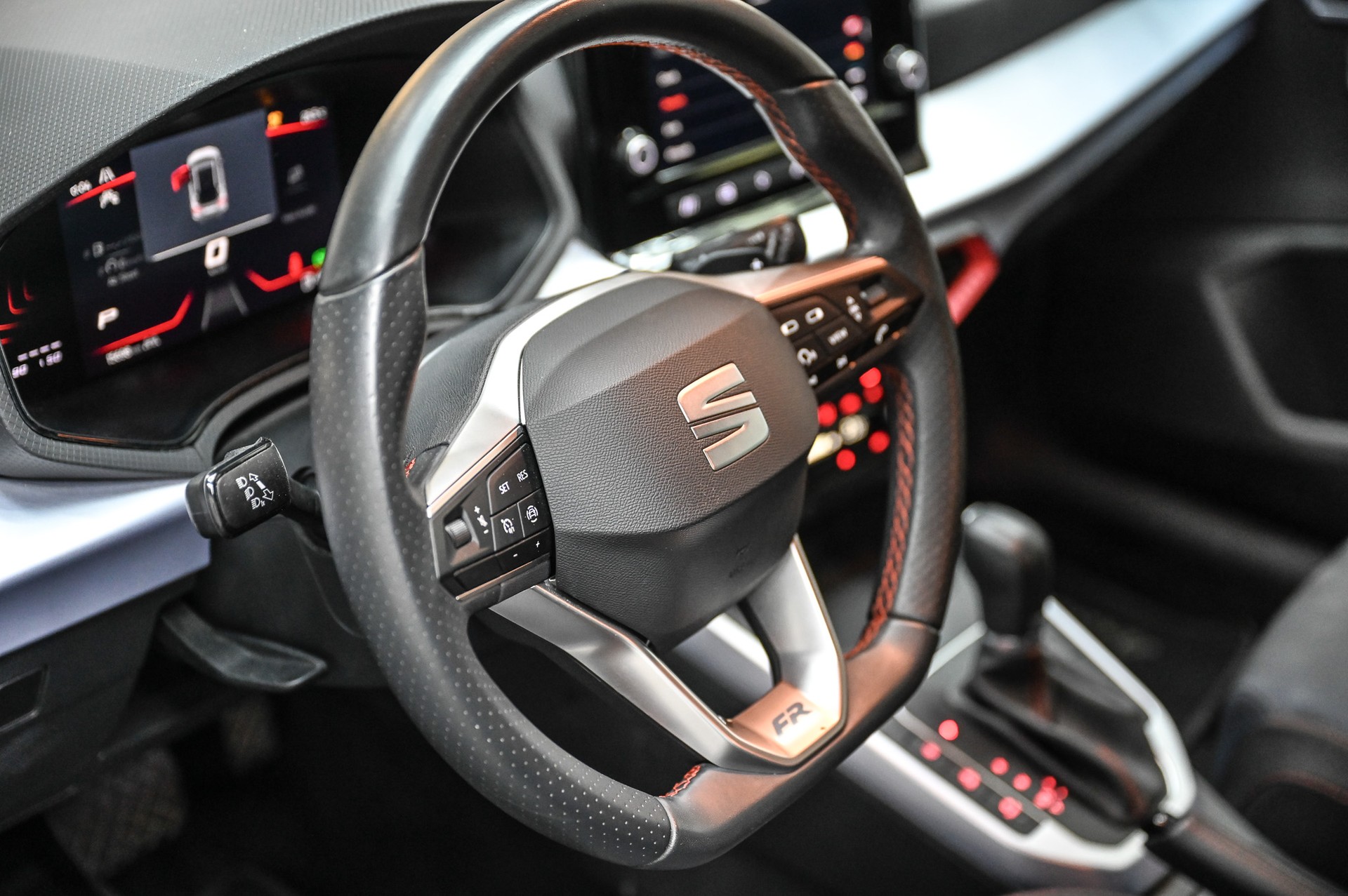 SEAT Arona 1.0 TSI 115 FR DSG-image-16