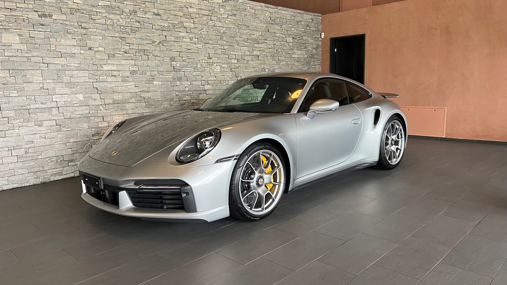 PORSCHE 911 Turbo S PDK