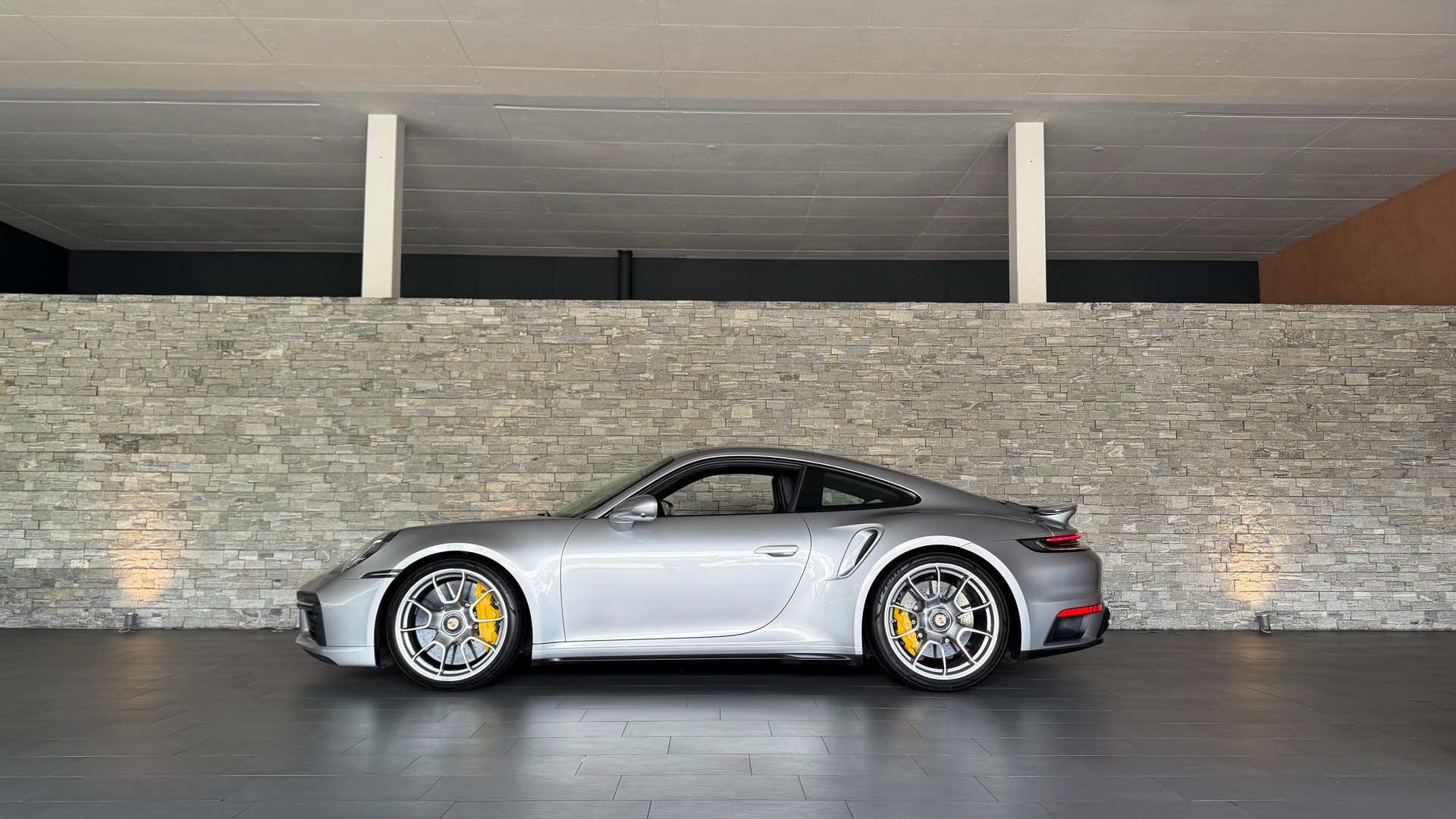 PORSCHE 911 Turbo S PDK