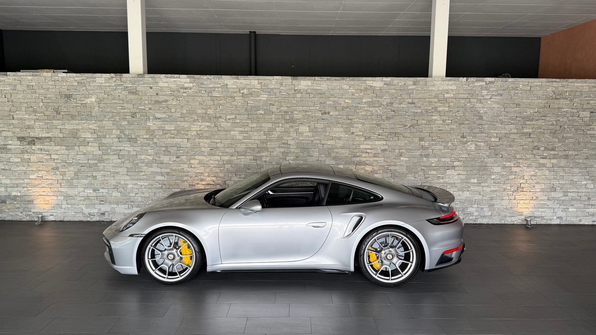 PORSCHE 911 Turbo S PDK-image-5