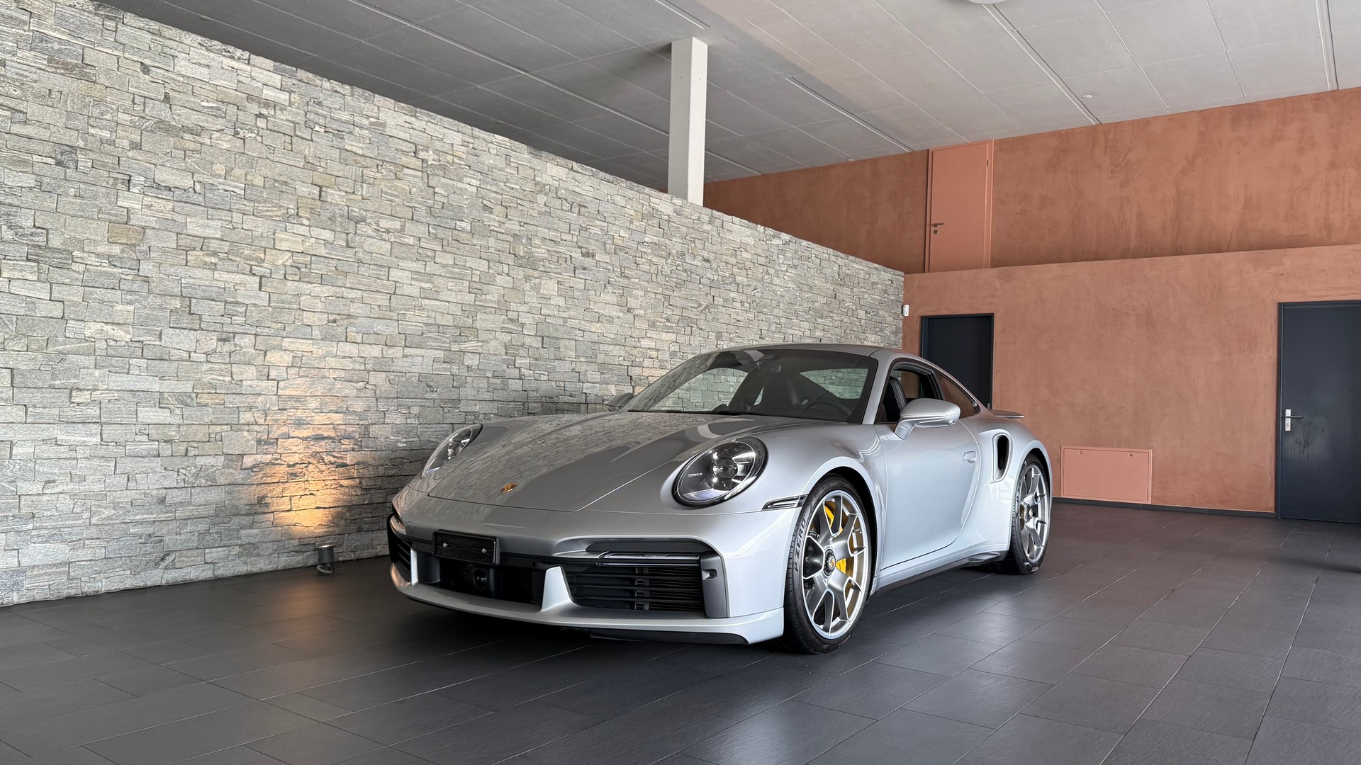 PORSCHE 911 Turbo S PDK-showroom-element-1