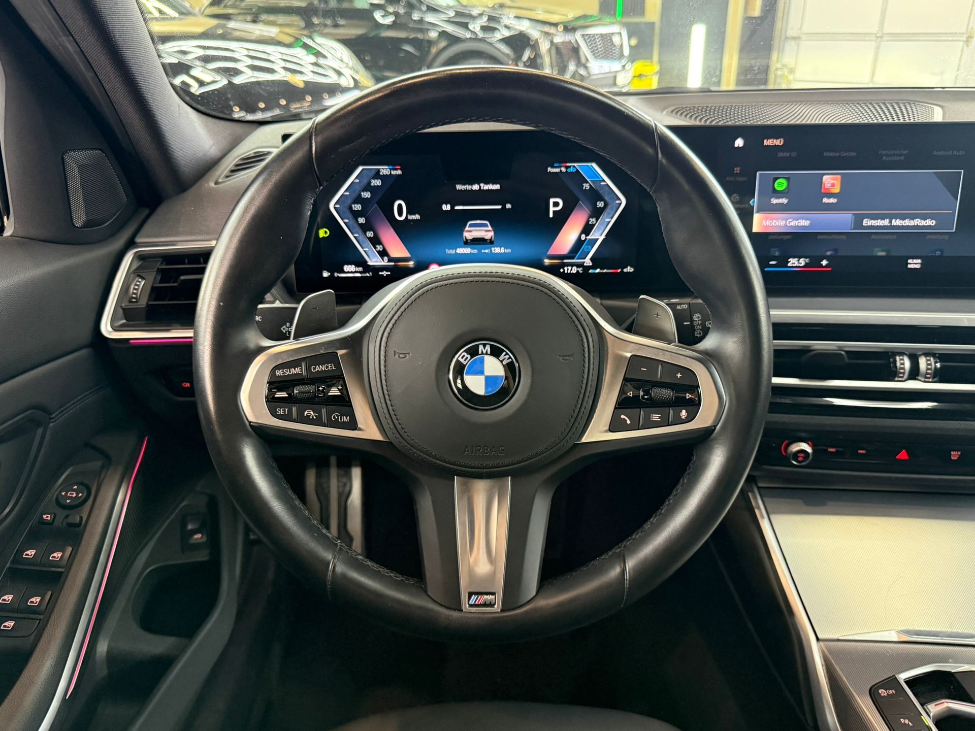 BMW 320d xDrive 48V Touring Steptronic M Sport-image-13