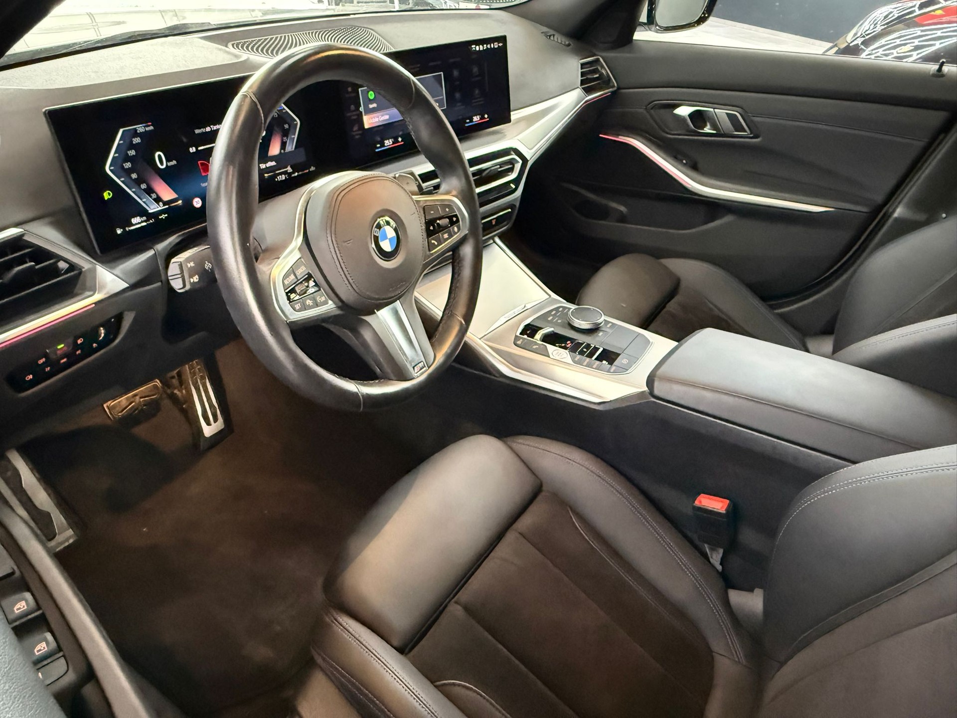 BMW 320d xDrive 48V Touring Steptronic M Sport-image-8