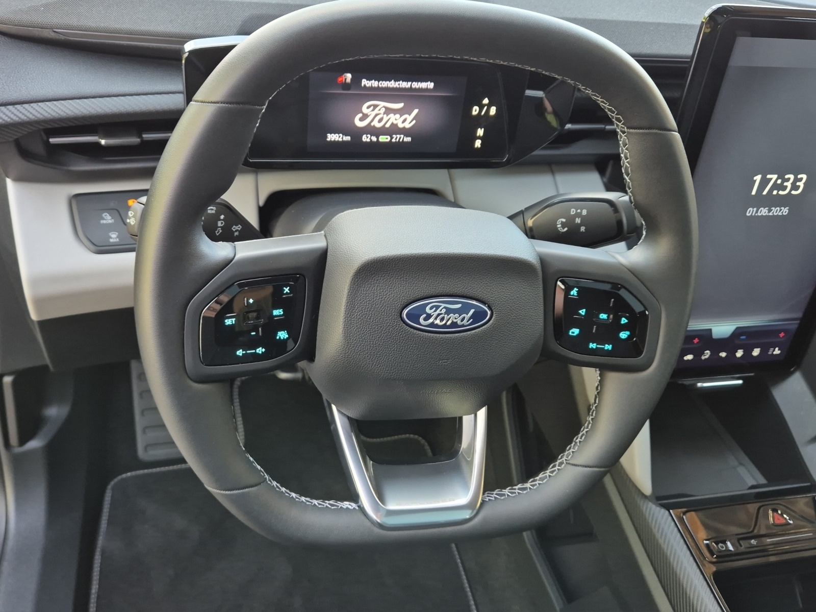FORD Explorer Elektro Dual Extended Range Premium AWD-image-8
