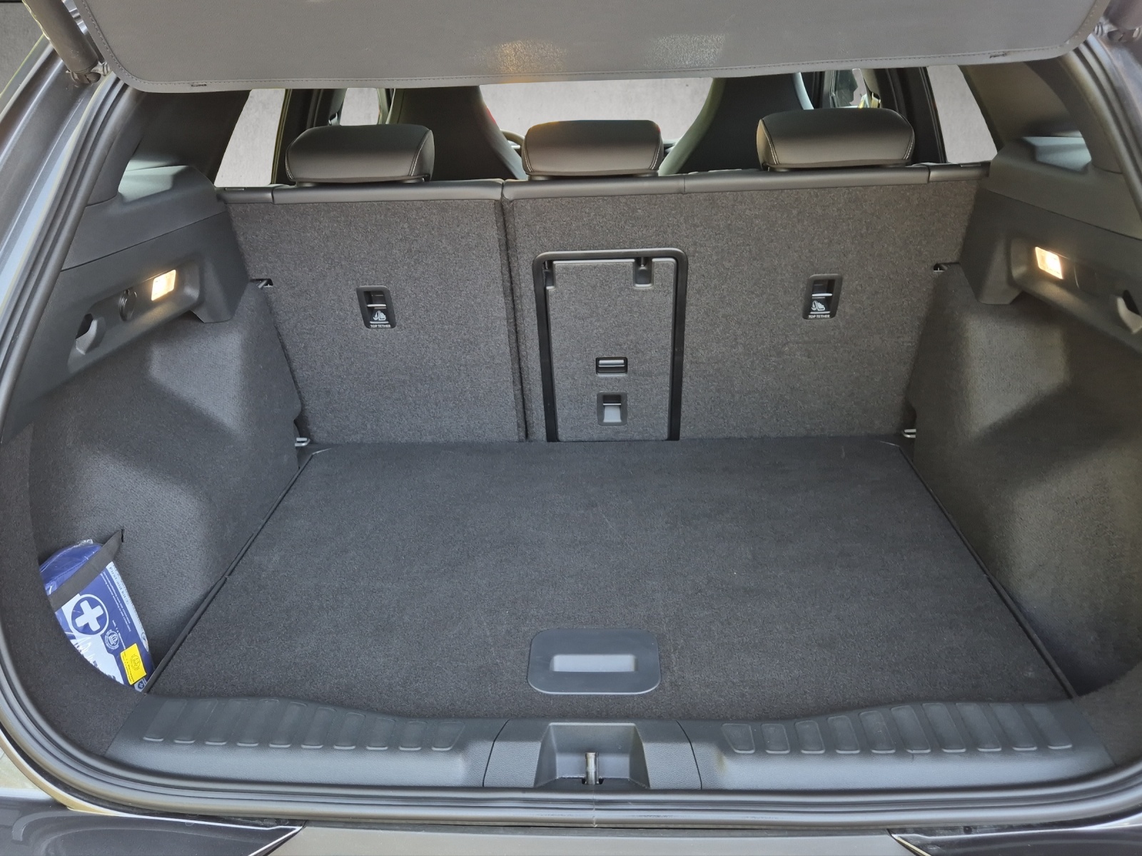FORD Explorer Elektro Dual Extended Range Premium AWD-image-13