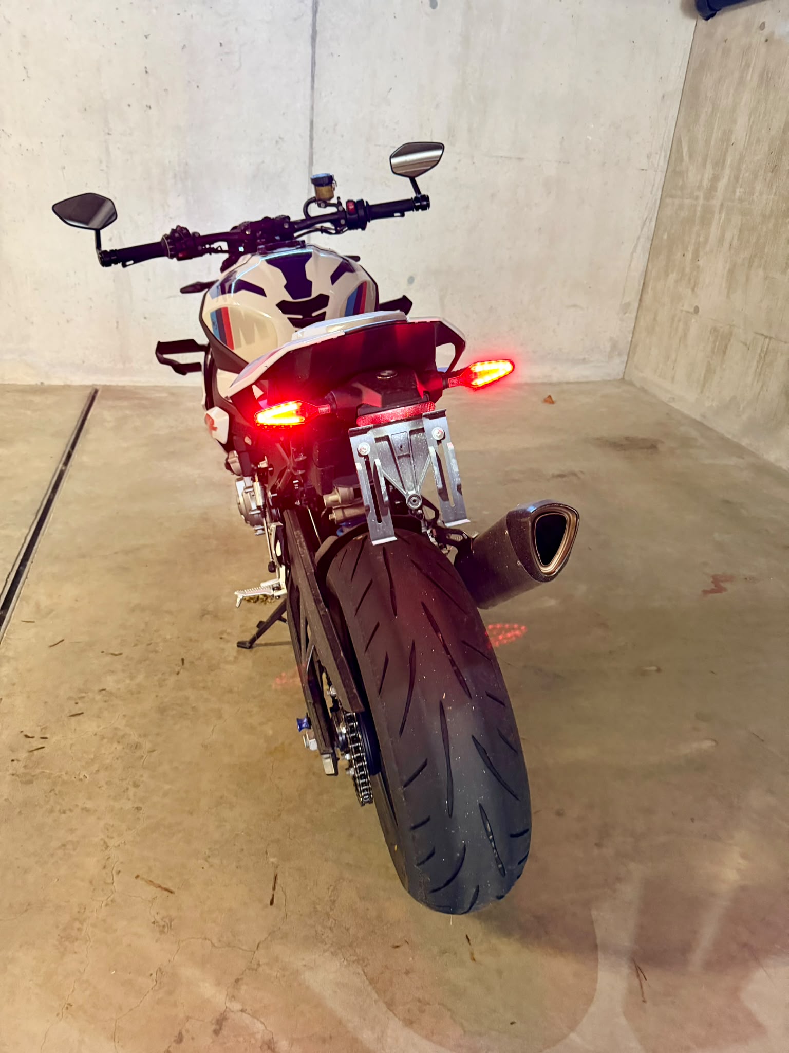 BMW M 1000 R-image-4