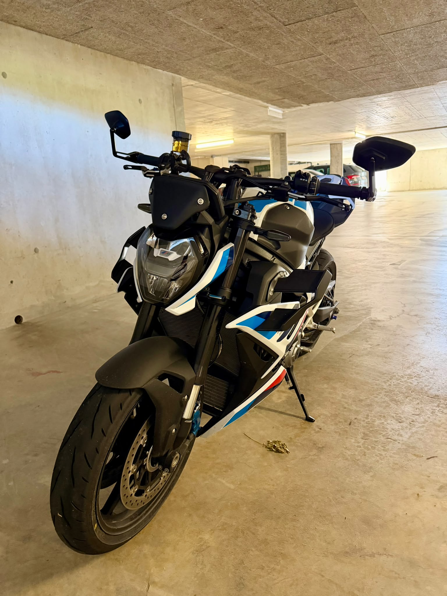 BMW M 1000 R-image-1