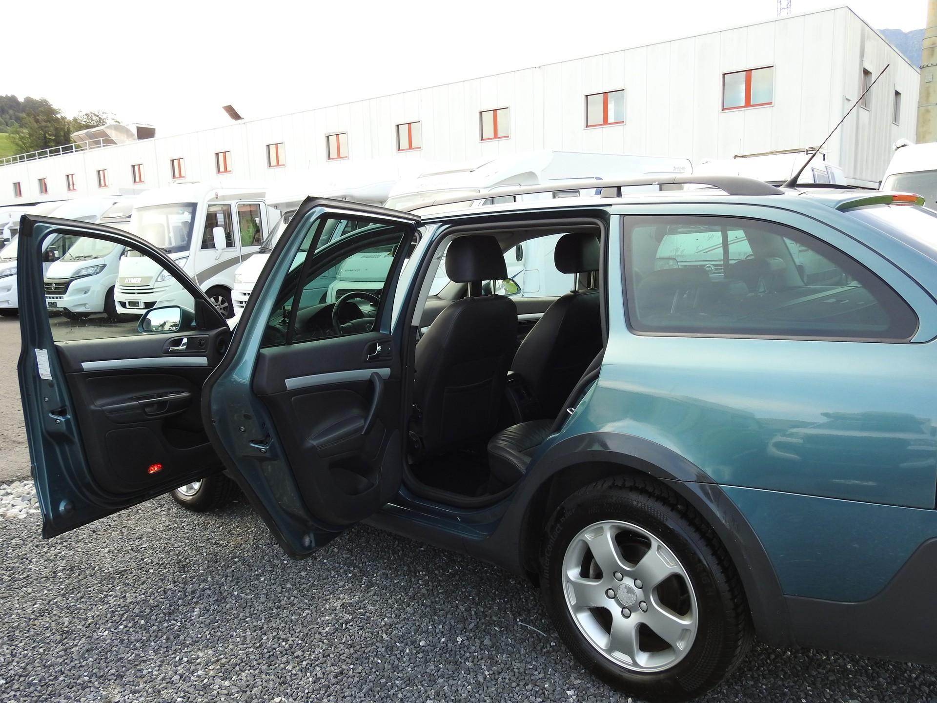 SKODA Octavia Scout 2.0 TDI 4x4-image-14