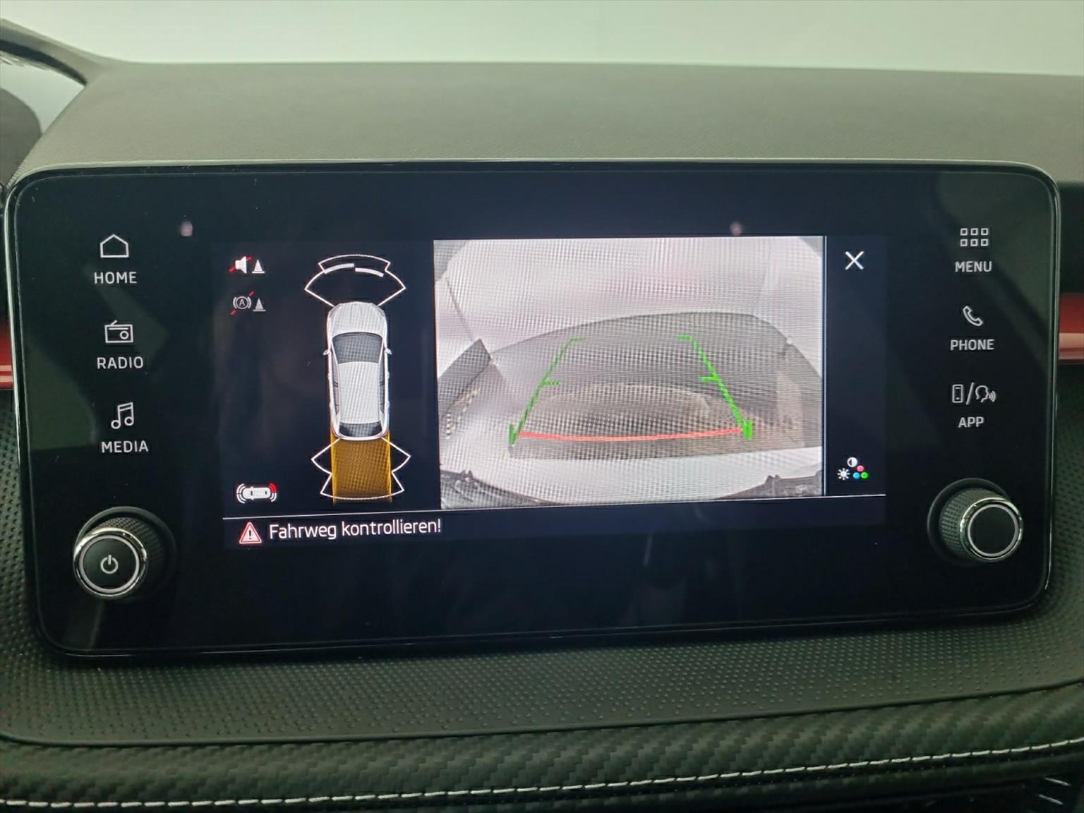 SKODA Fabia Monte Carlo 1.0 TSI DSG Pano-image-10