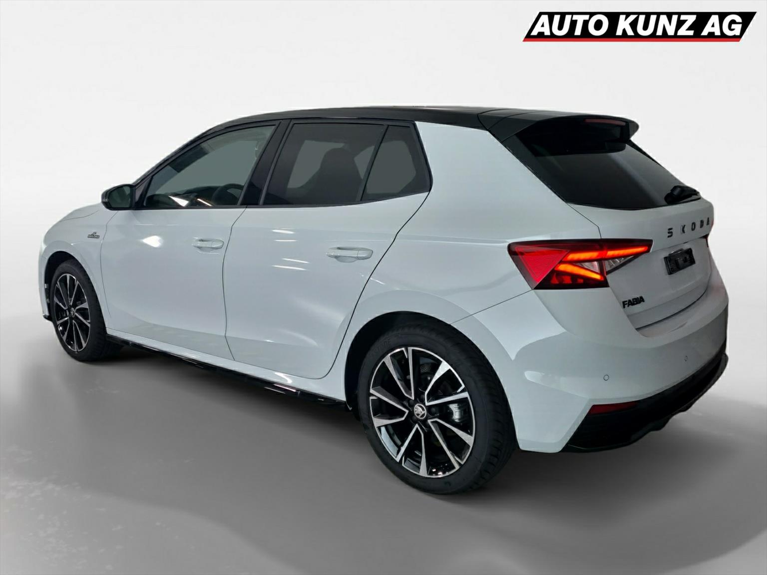 SKODA Fabia Monte Carlo 1.0 TSI DSG Pano-showroom-element-1