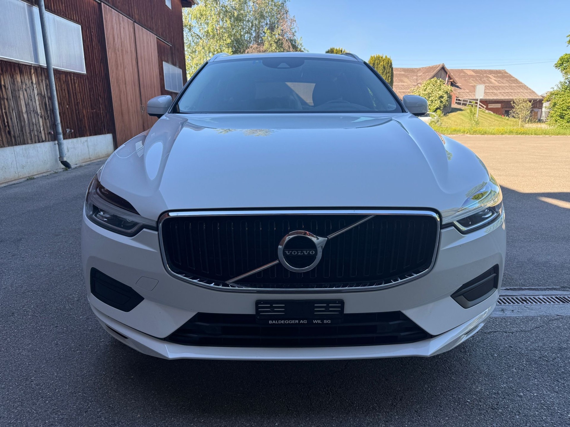 VOLVO XC60 D4 AWD Momentum Geartronic-showroom-element-1