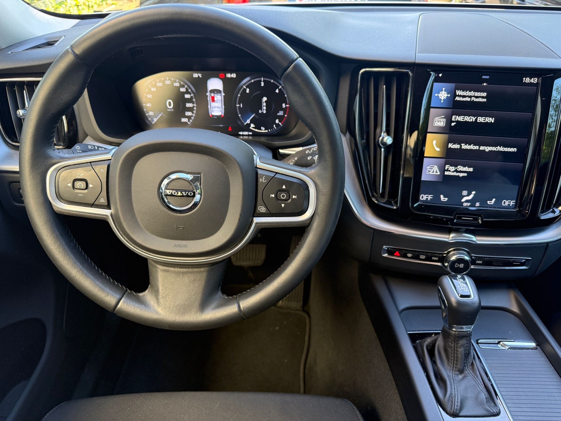 VOLVO XC60 D4 AWD Momentum Geartronic-image-13