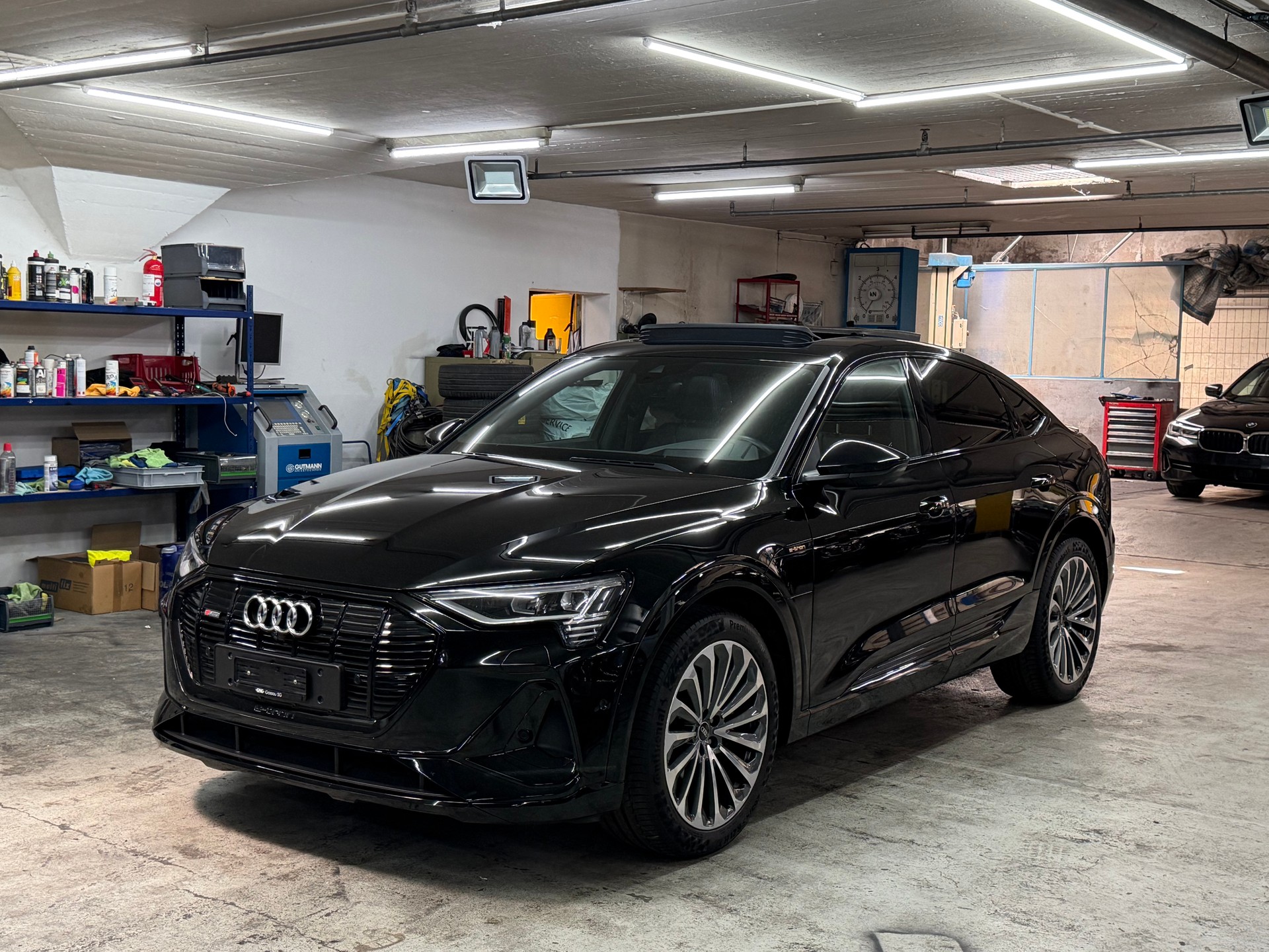 AUDI e-tron 55 Sportback S Line Black Edition quattro-image-2