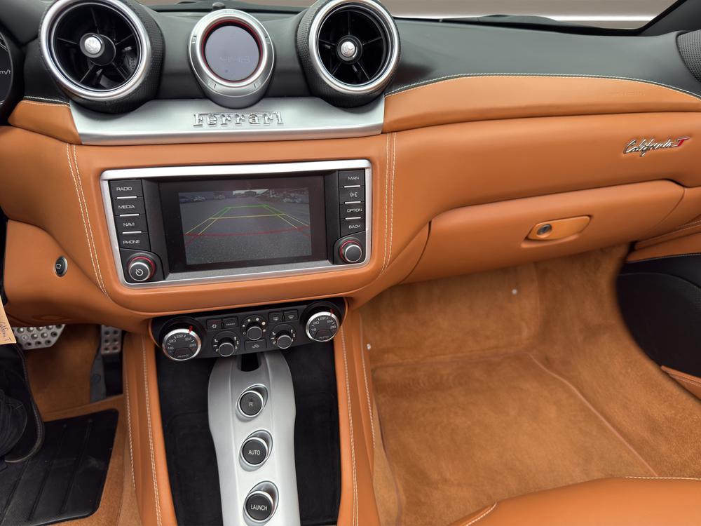 FERRARI CALIFORNIA 3.9 Turbo-image-10