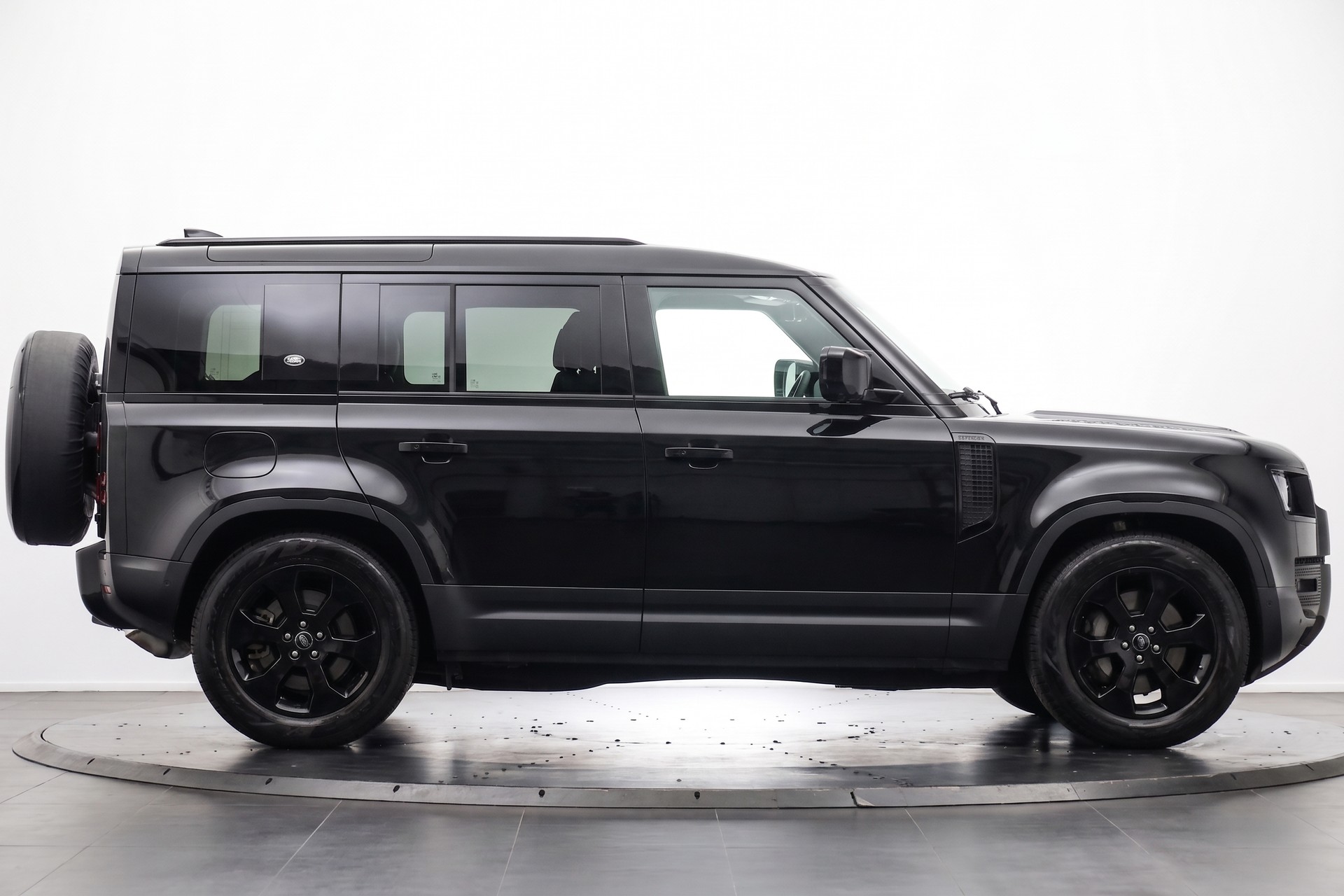 LAND ROVER Defender 110 P400e Si4 PHEV X AT8-showroom-element-3