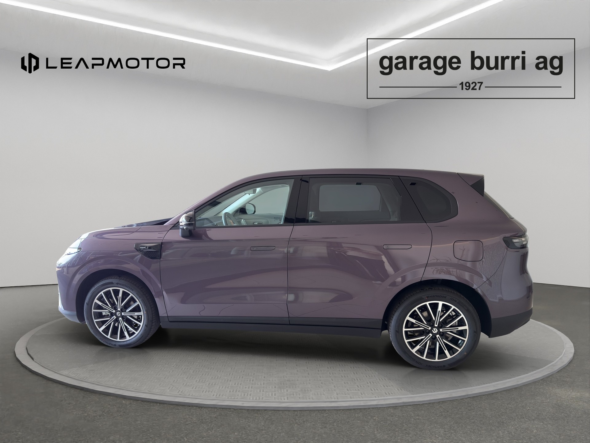 LEAPMOTOR B10 1.5 Hybrid EV-showroom-element-2