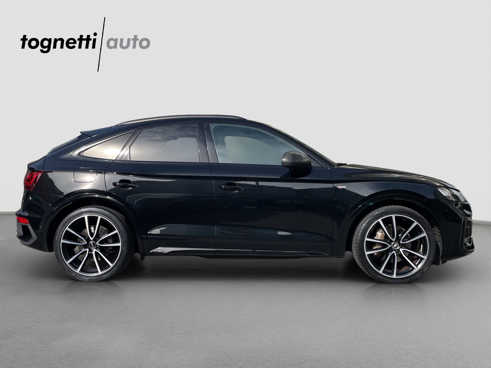 AUDI Q5 Sportback 40 TDI Blackedition quattro S-tronic-showroom-element-2