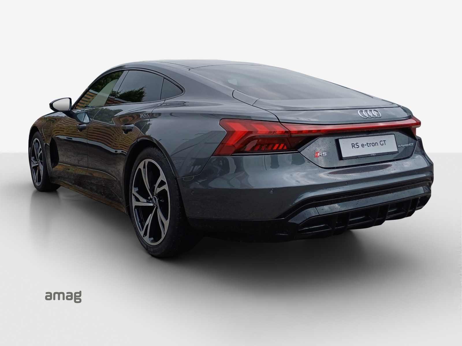 AUDI RS e-tron GT quattro-showroom-element-2