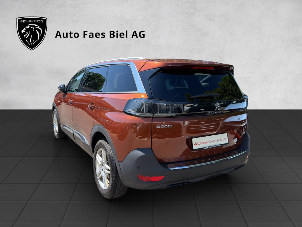 PEUGEOT 5008 1.2 PureTech Allure Pack-image-3