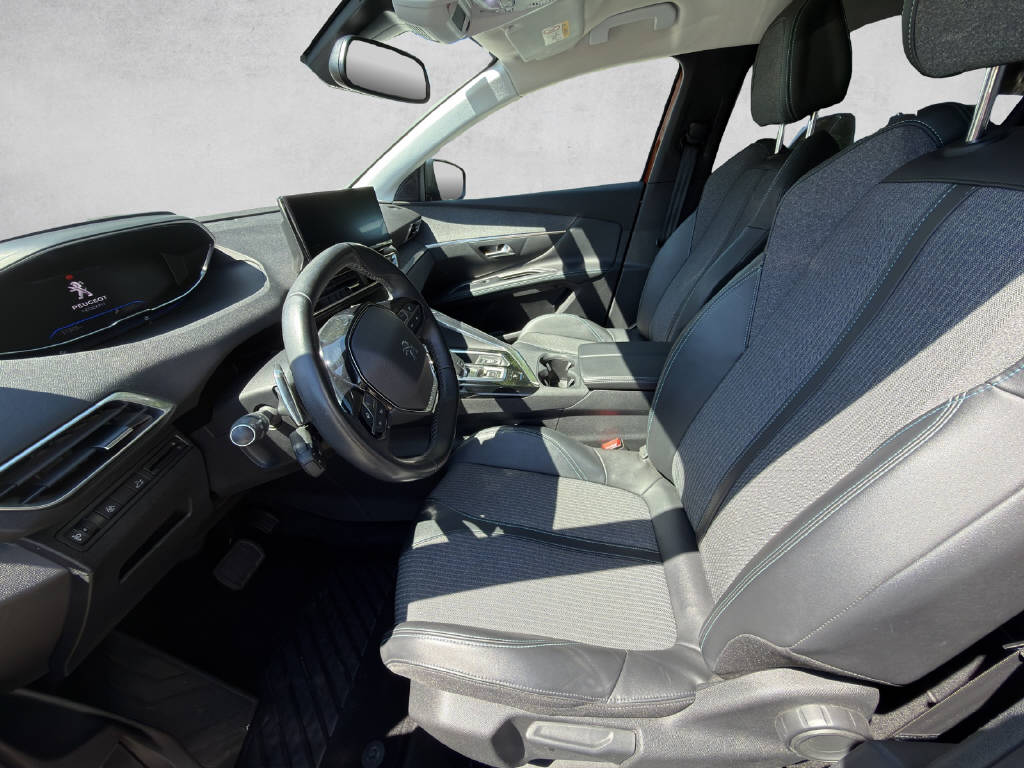 PEUGEOT 5008 1.2 PureTech Allure Pack-image-7