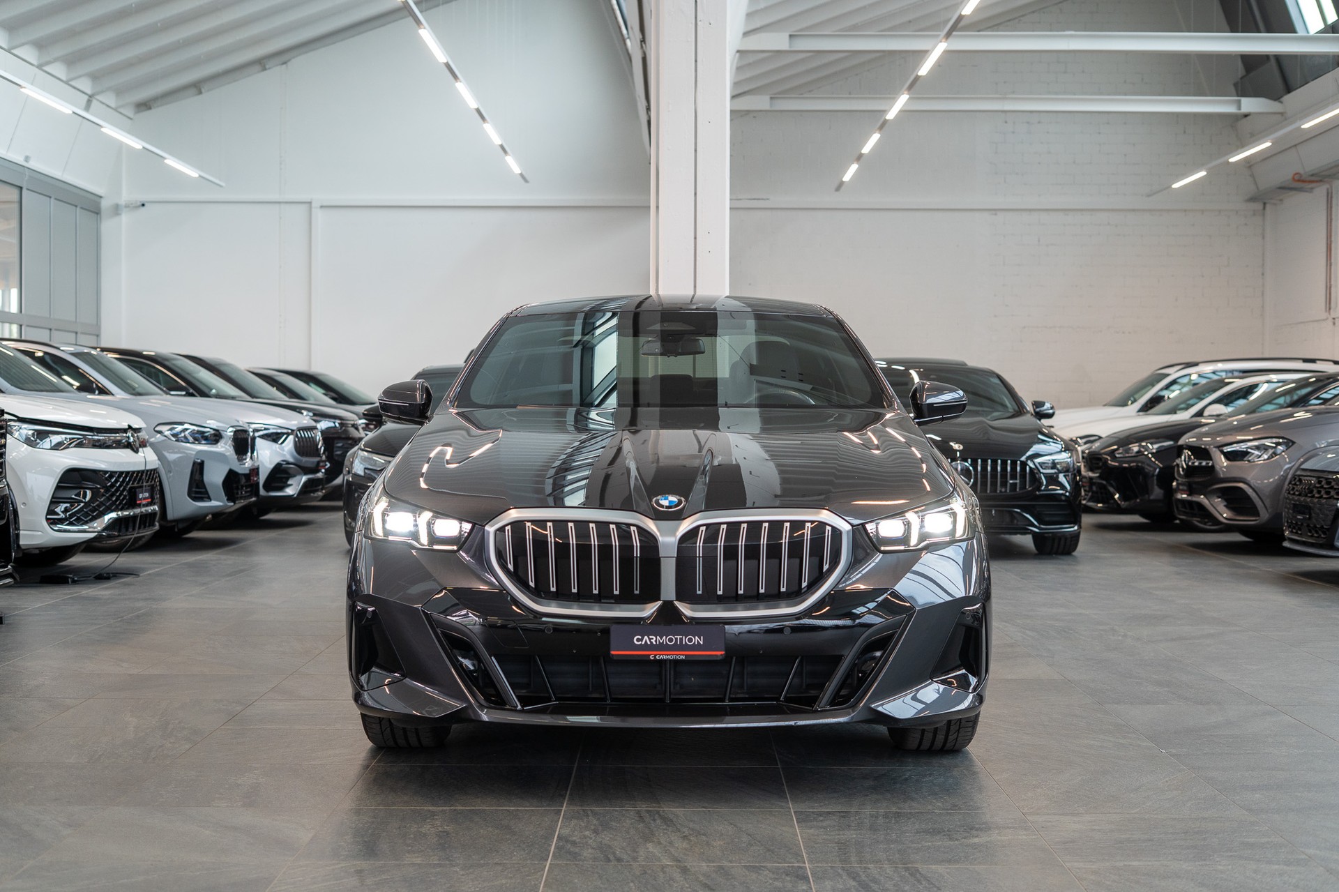 BMW 520d M Sport / Harman/Kardon / Rückfahrkamera / Ambientebeleuchtung-showroom-element-1