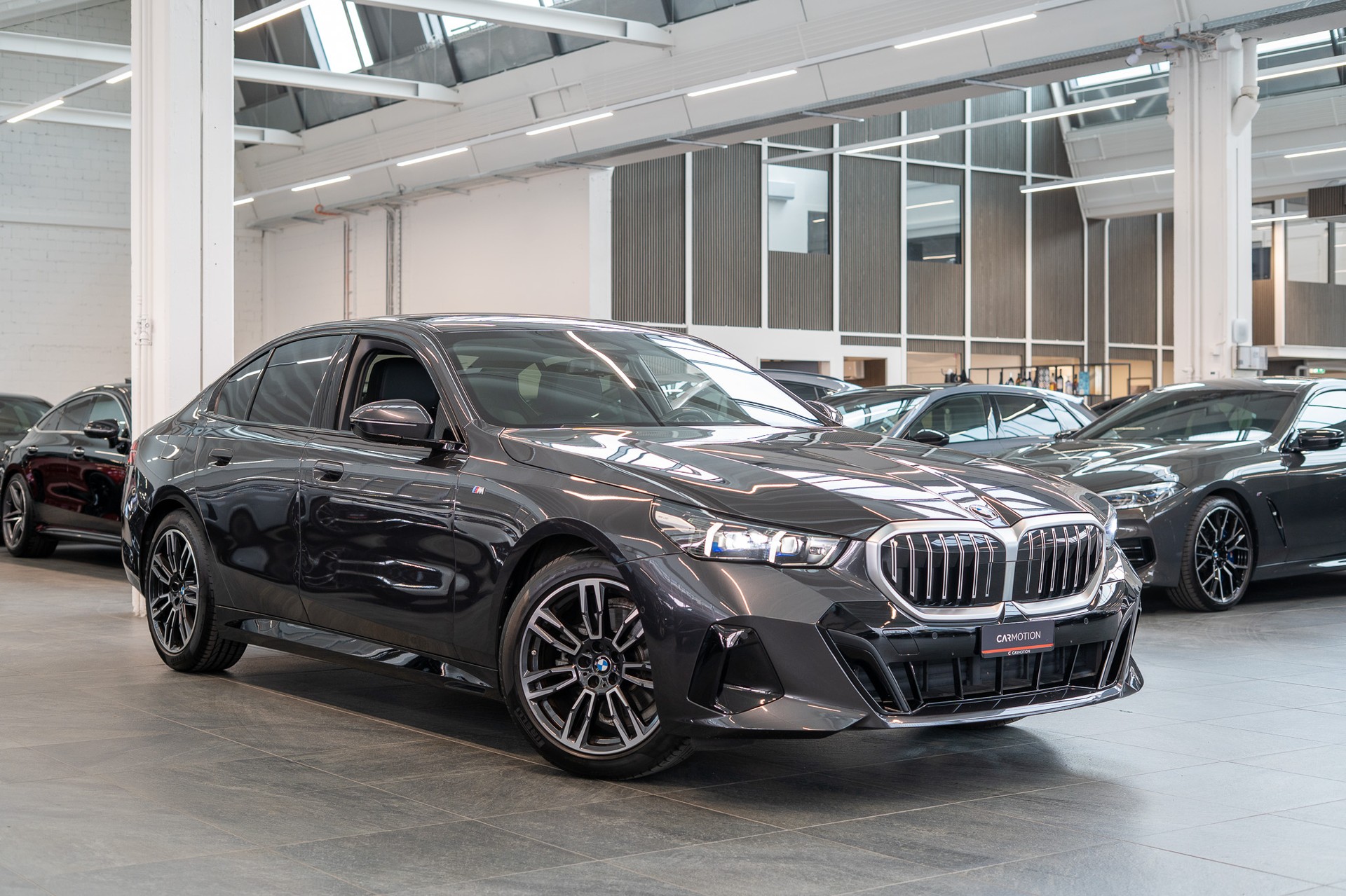 BMW 520d M Sport / Harman/Kardon / Rückfahrkamera / Ambientebeleuchtung-showroom-element-2