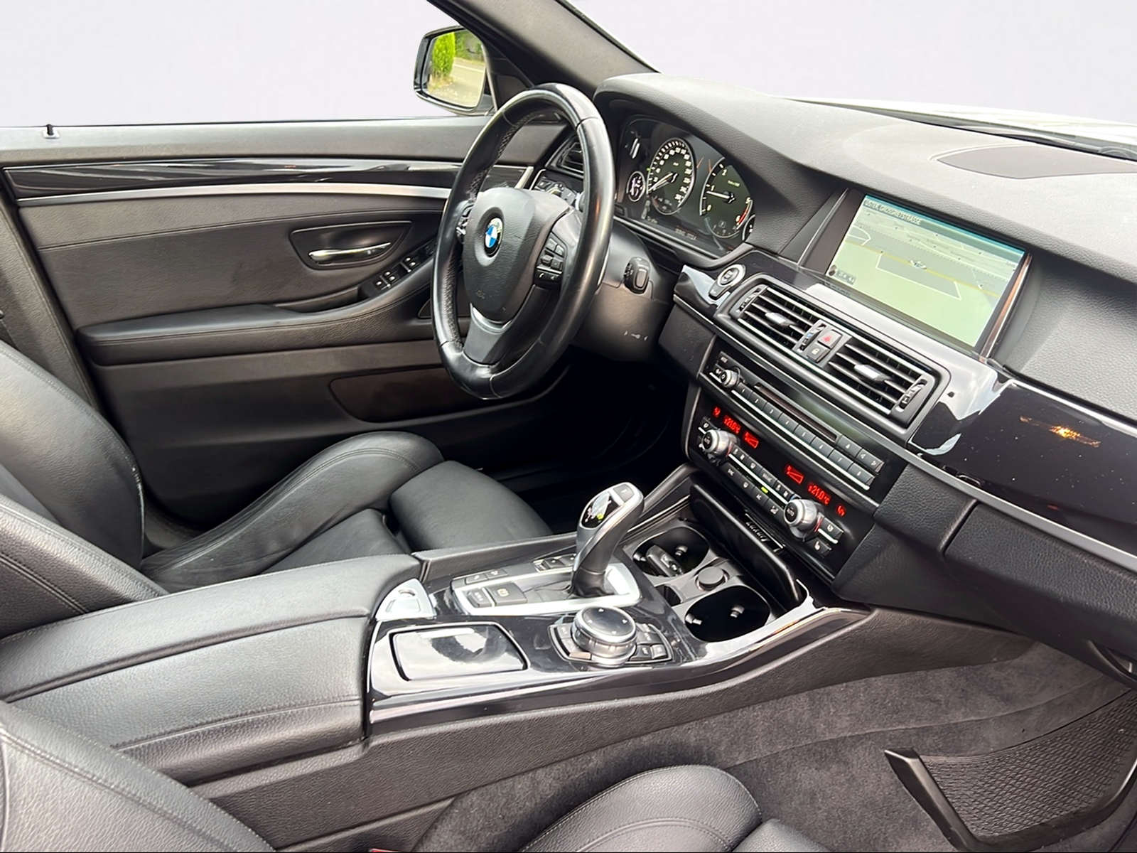 BMW 525d xDrive Steptronic-image-1