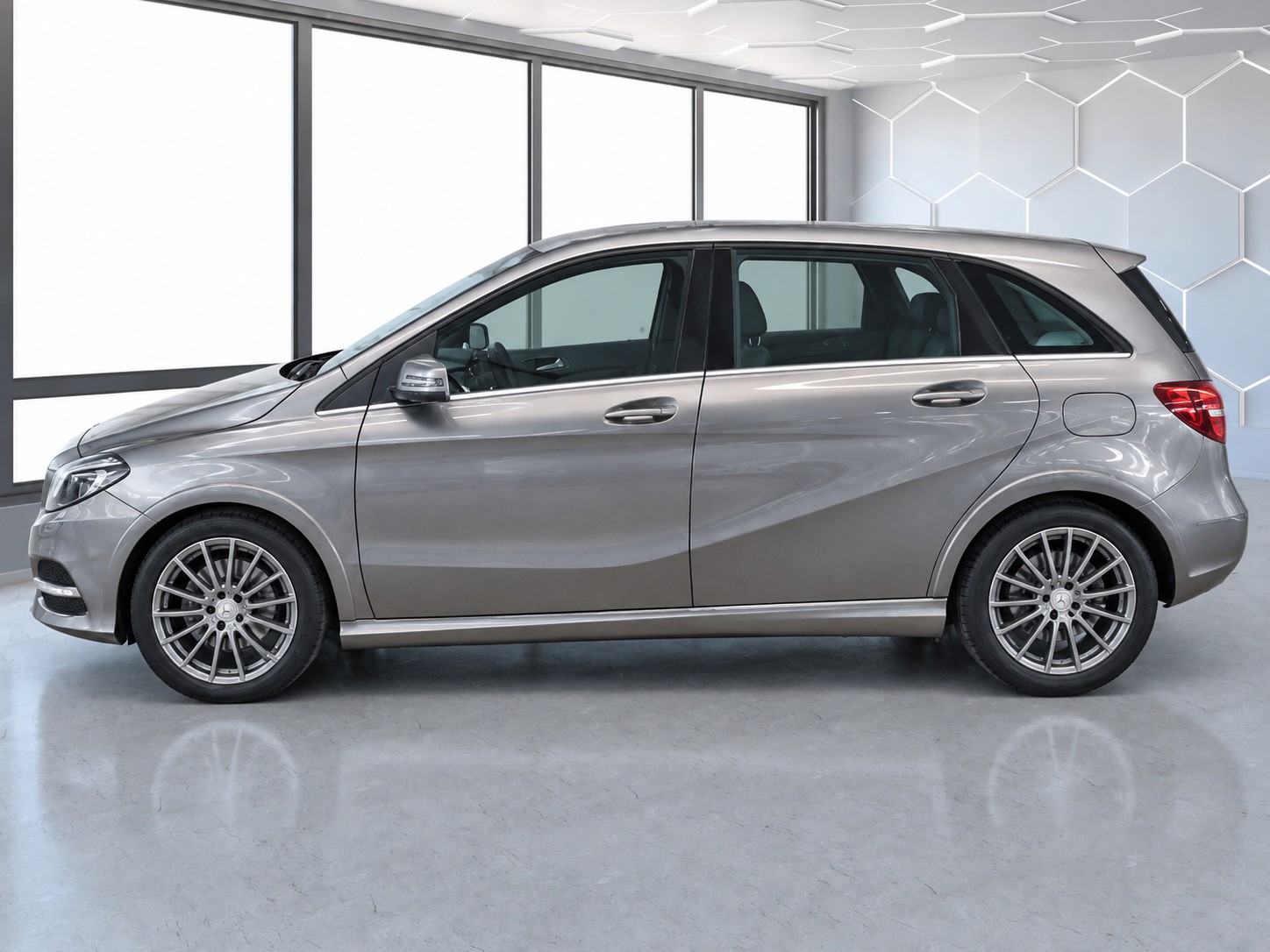 MERCEDES-BENZ Electric Drive-image-1