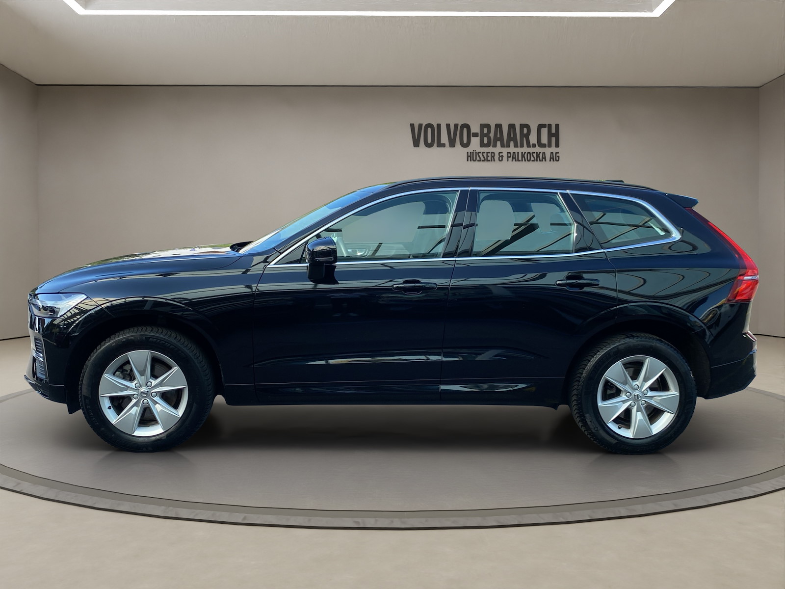 VOLVO XC60 2.0 B4 MH Core AWD-showroom-element-1