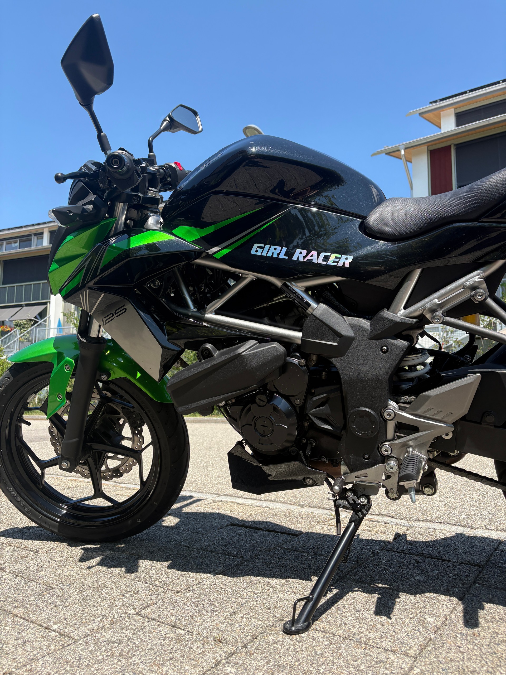 KAWASAKI Z 125-image-4
