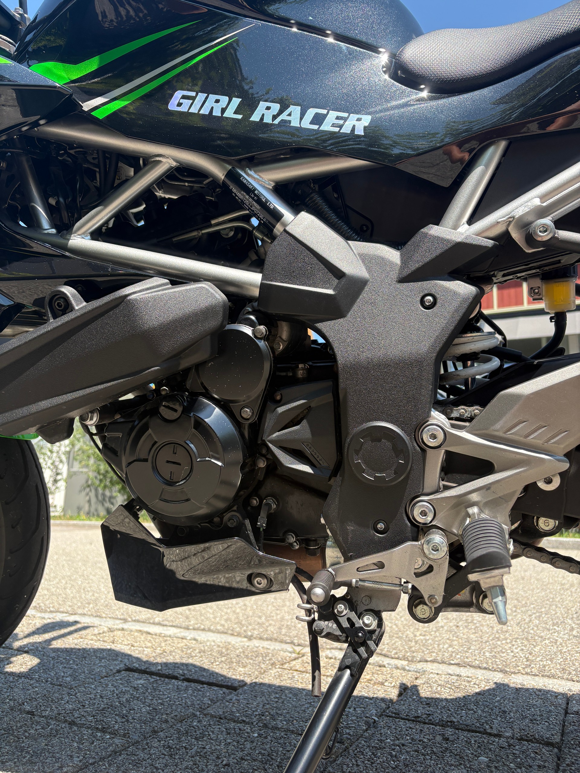 KAWASAKI Z 125-image-9