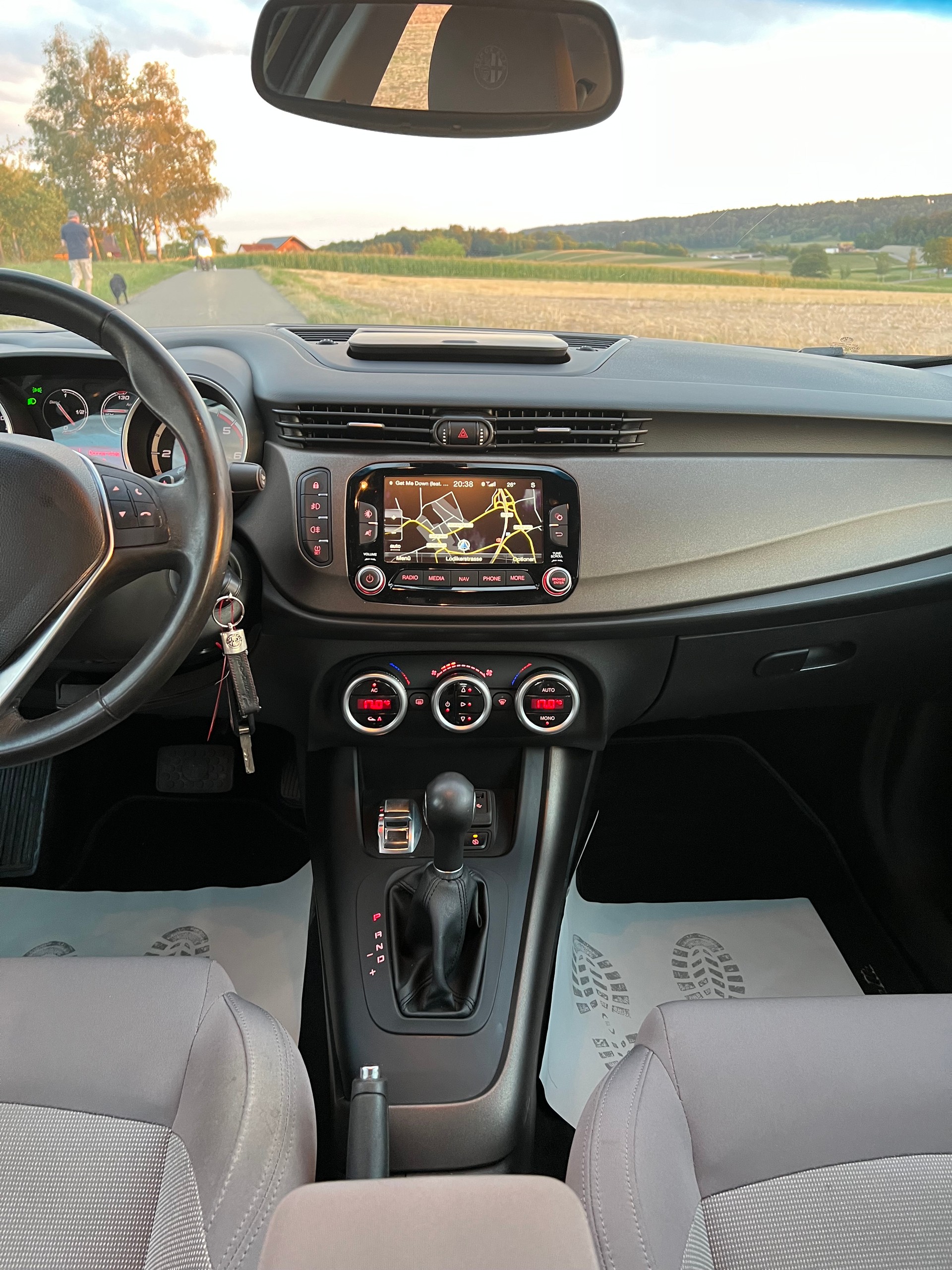 ALFA ROMEO Giulietta 2.0 JTDM Distinctive TCT-image-10