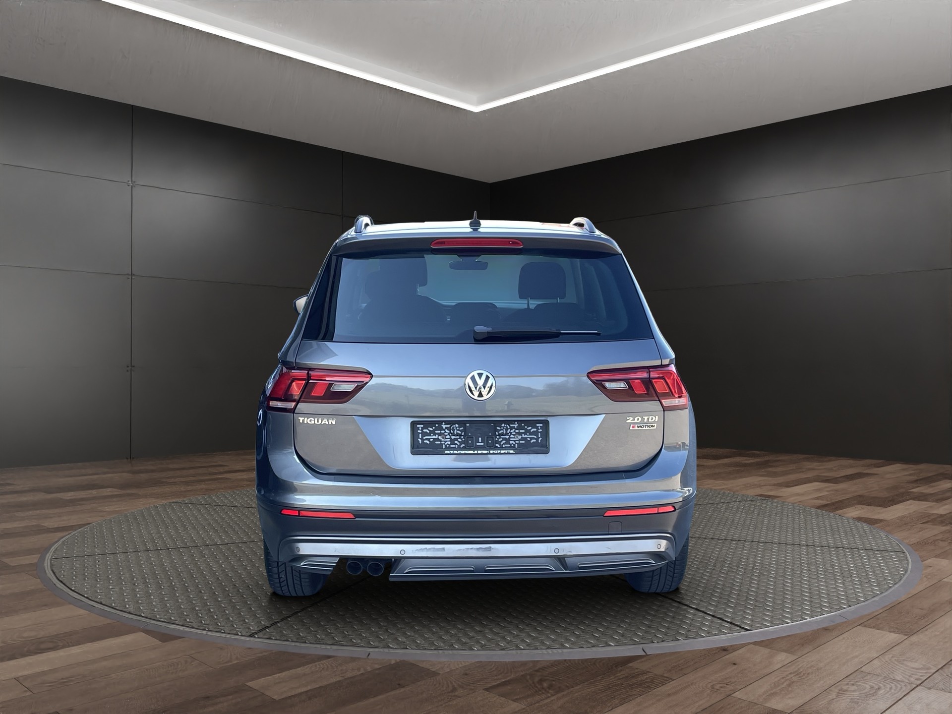 VW Tiguan 2.0 TDI SCR Comfortline 4Motion-image-5