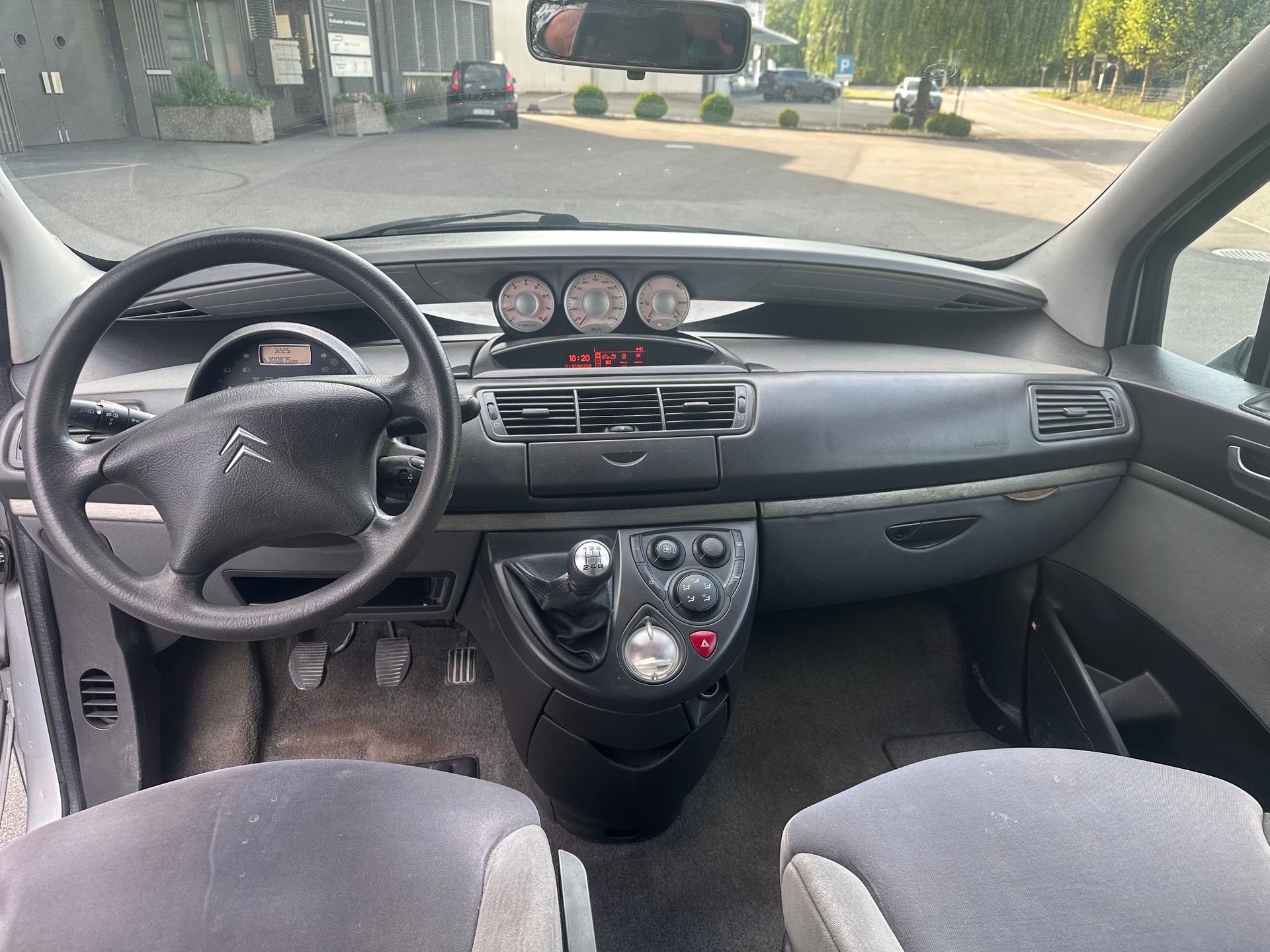 CITROEN C8 2.0 16V Exclusive-image-10