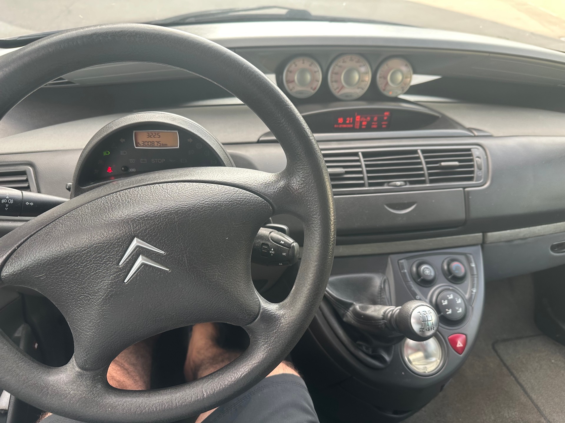 CITROEN C8 2.0 16V Exclusive-image-13