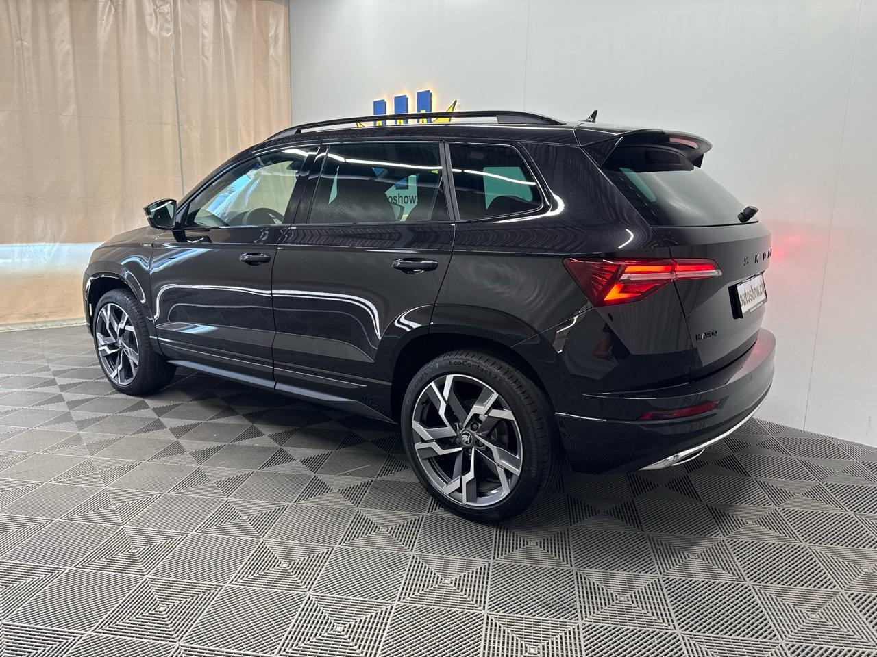 SKODA Karoq 2.0 TSI SportLine 4x4 DSG-showroom-element-1