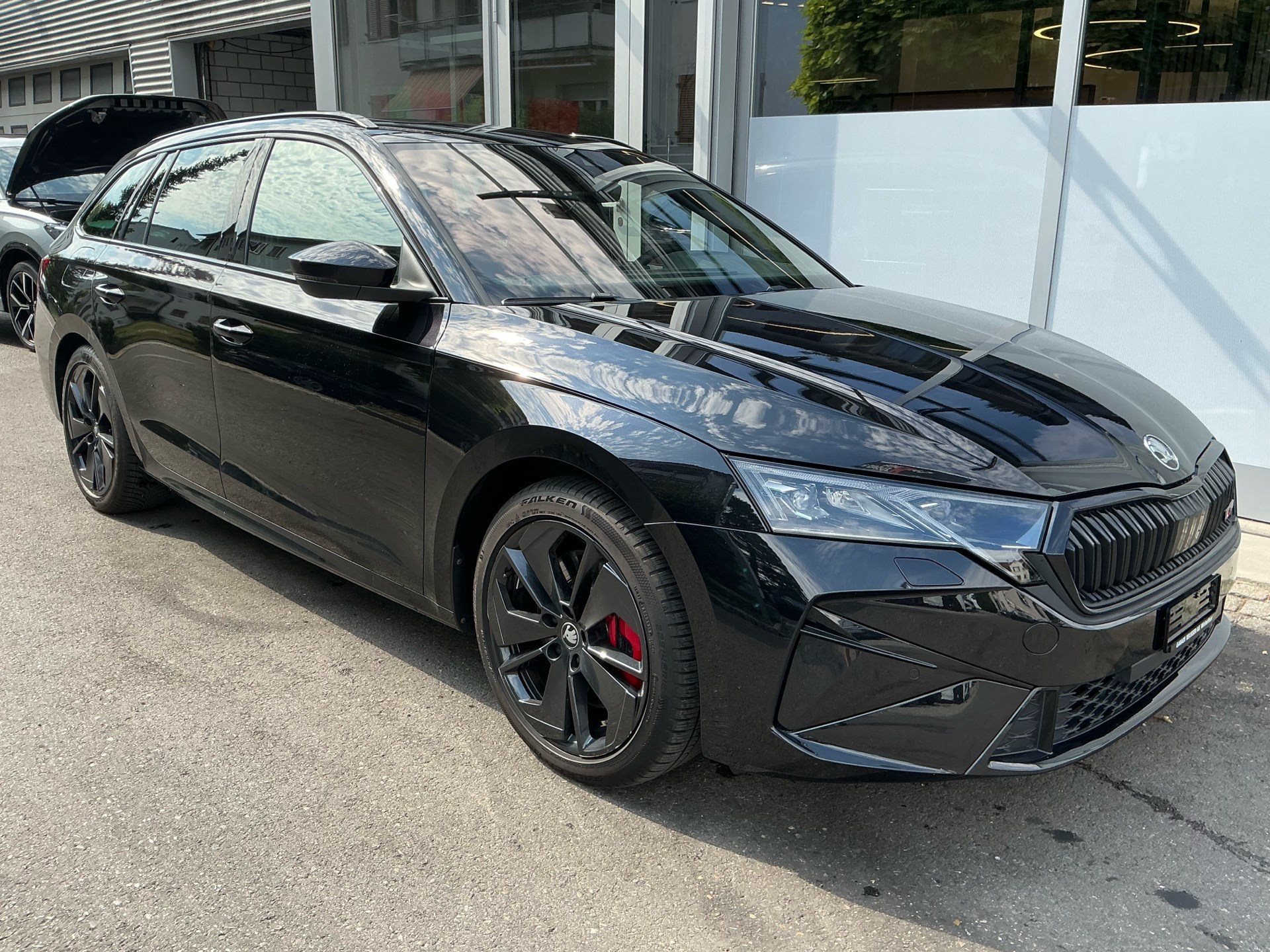 SKODA Octavia Combi 2.0 TSI 265 PS RS ***PANORAMASCHIEBEDACH, ANHÄNGERKUPPLUNG & STANDHEIZUNG***-showroom-element-2