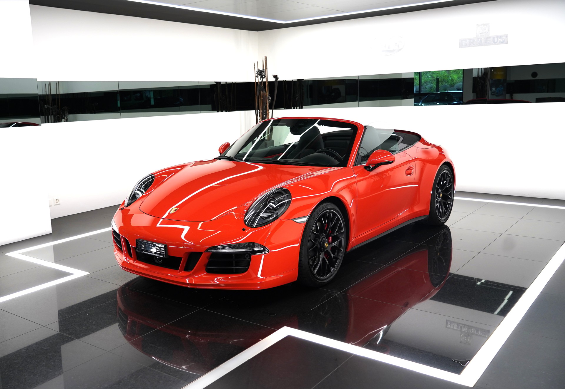 PORSCHE 911 Carrera 4 GTS Cabrio