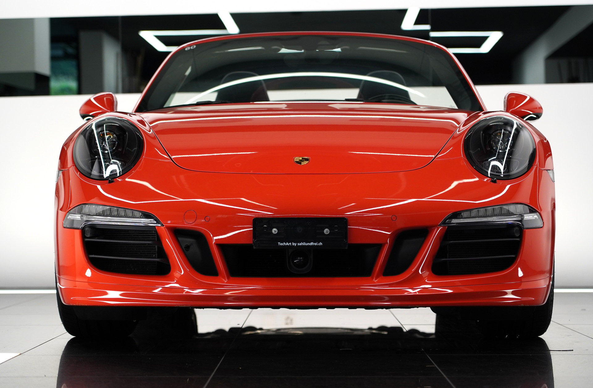 PORSCHE 911 Carrera 4 GTS Cabrio-showroom-element-3