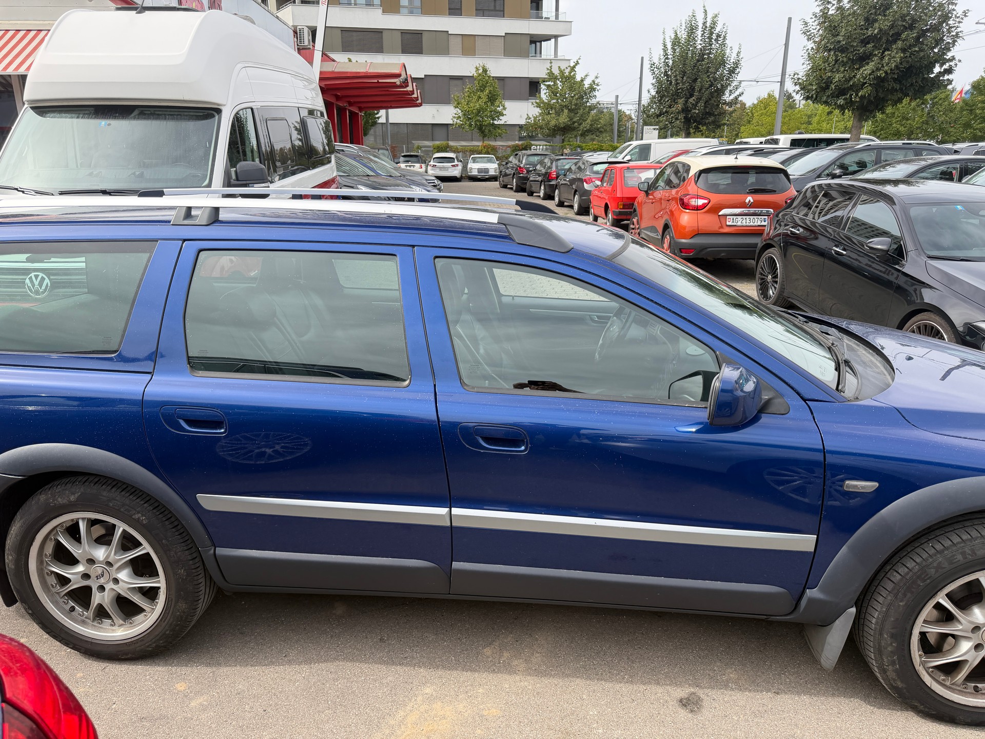VOLVO XC70 D5 AWD Ocean Race-showroom-element-3