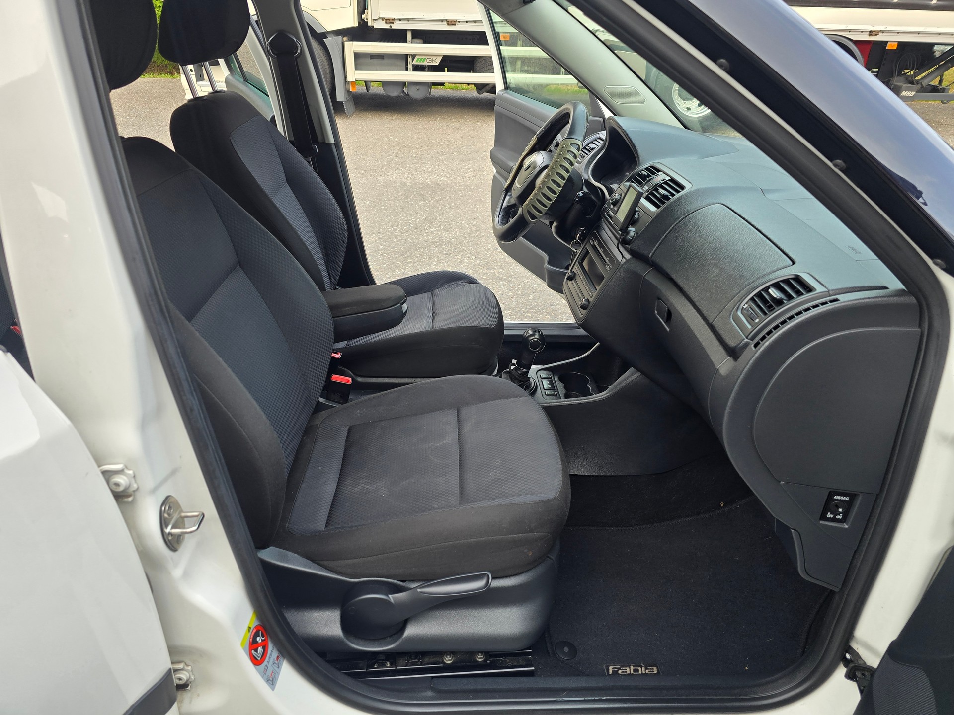 SKODA Fabia 1.2 TSI Classic DSG-image-13