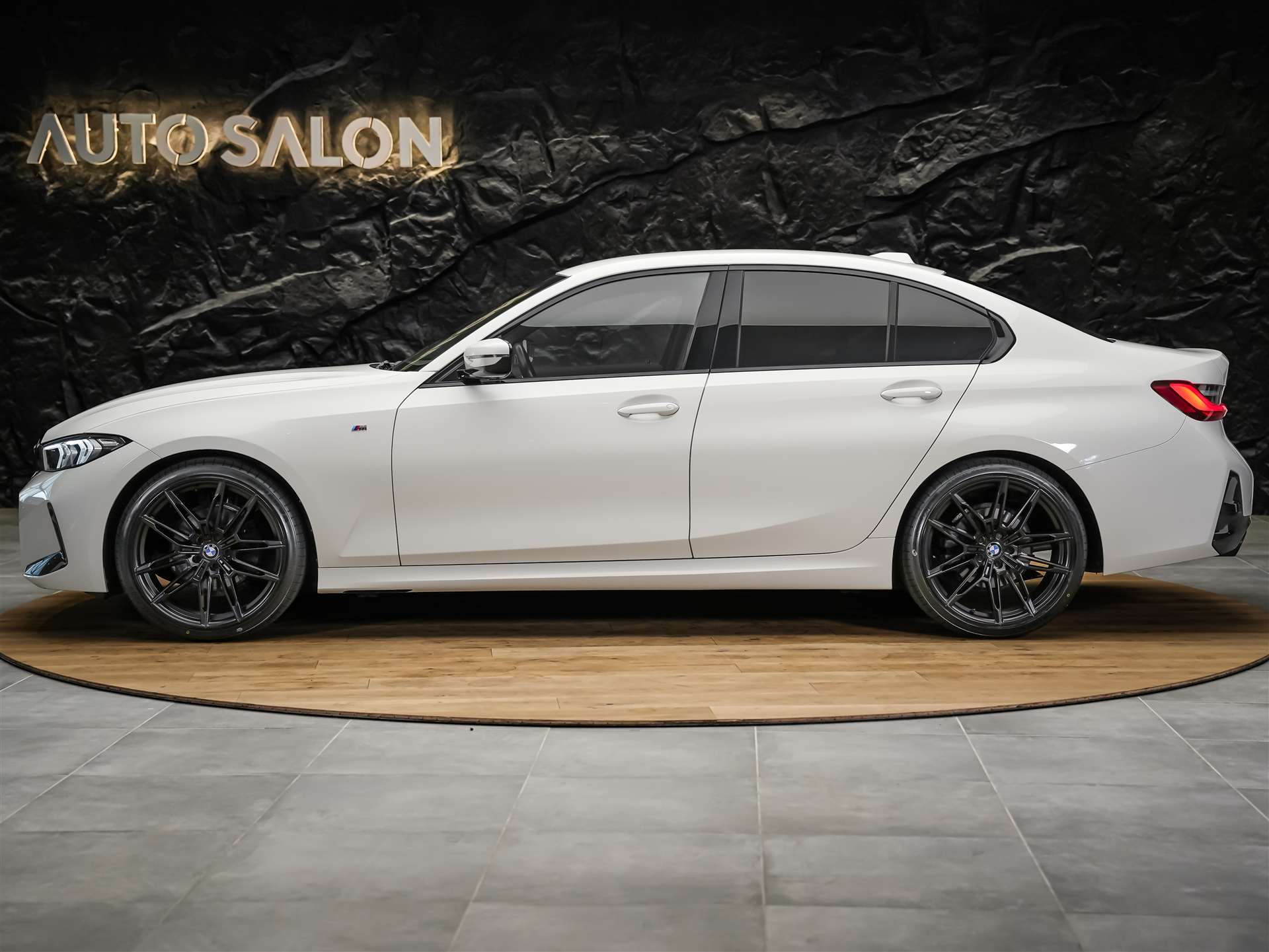 BMW 320i Steptronic M Sport Pro *20" Felgen*Akustik*Ambientebeleuchtung*-showroom-element-2