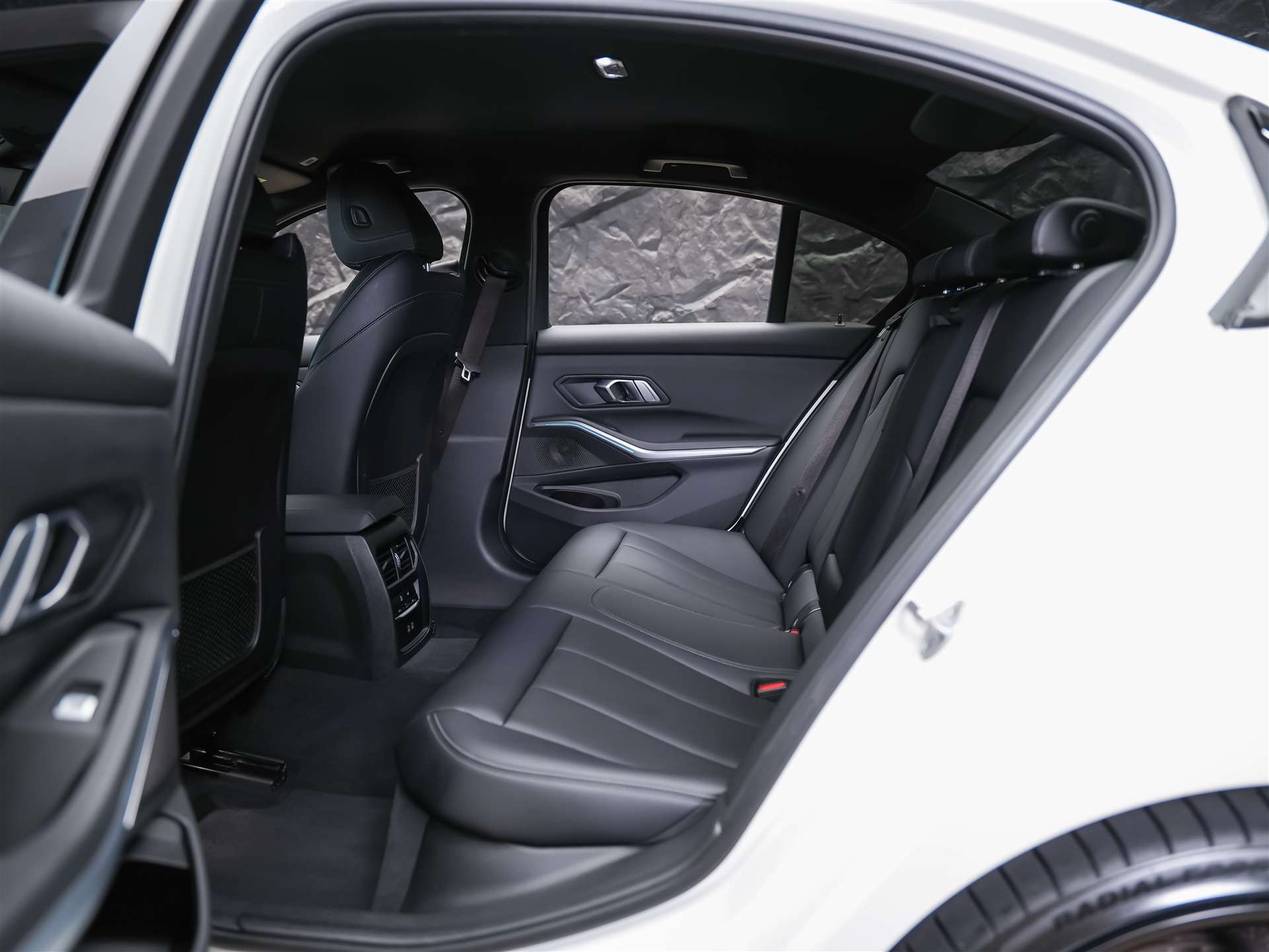 BMW 320i Steptronic M Sport Pro *20" Felgen*Akustik*Ambientebeleuchtung*-image-12