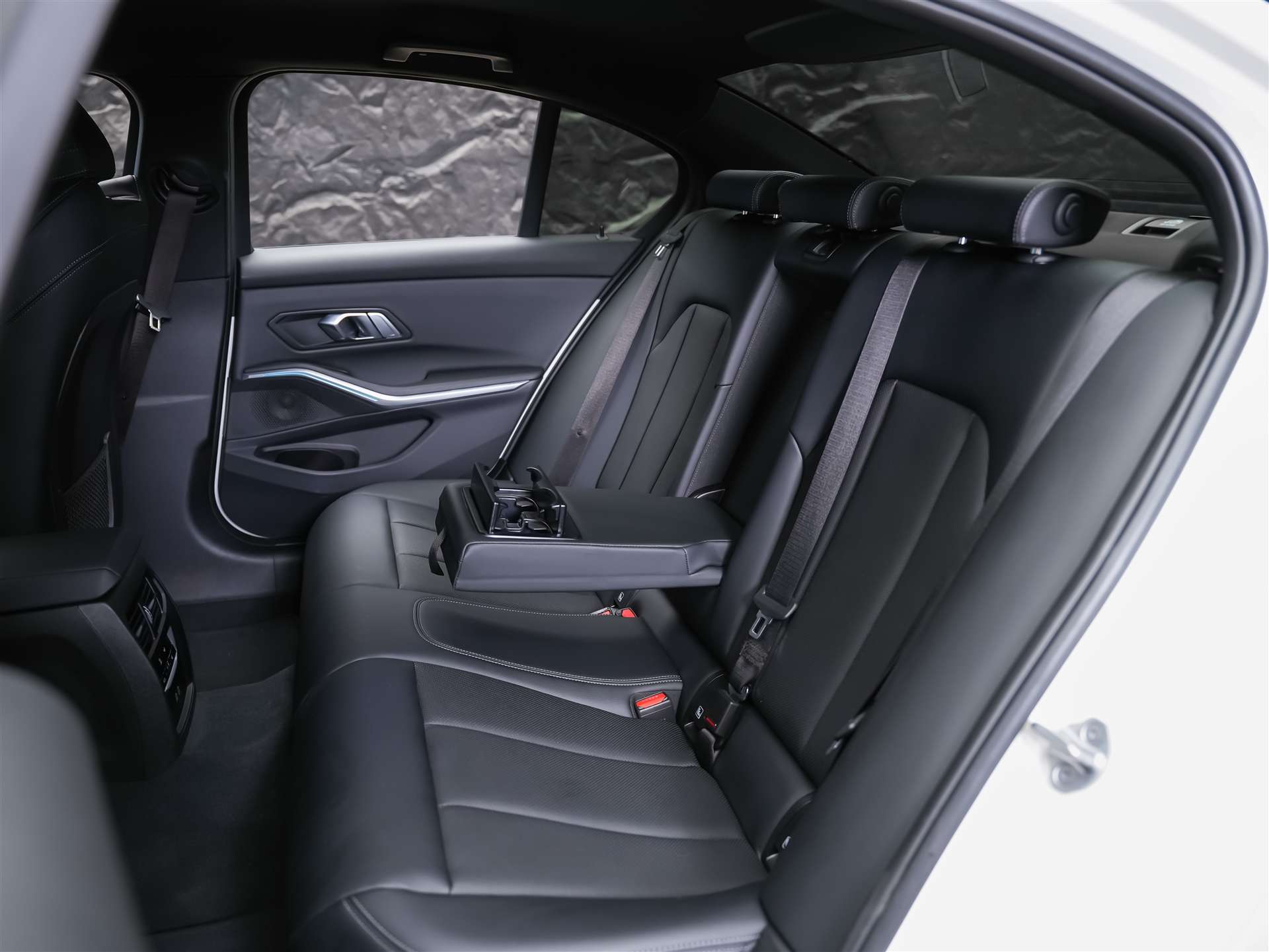 BMW 320i Steptronic M Sport Pro *20" Felgen*Akustik*Ambientebeleuchtung*-image-13