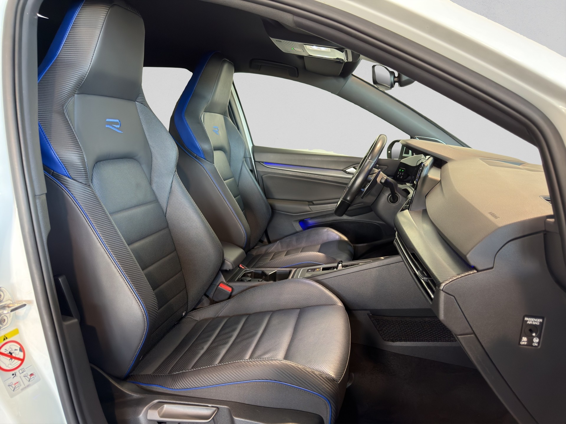 VW Golf 2.0 TSI R DSG 4Motion-image-19