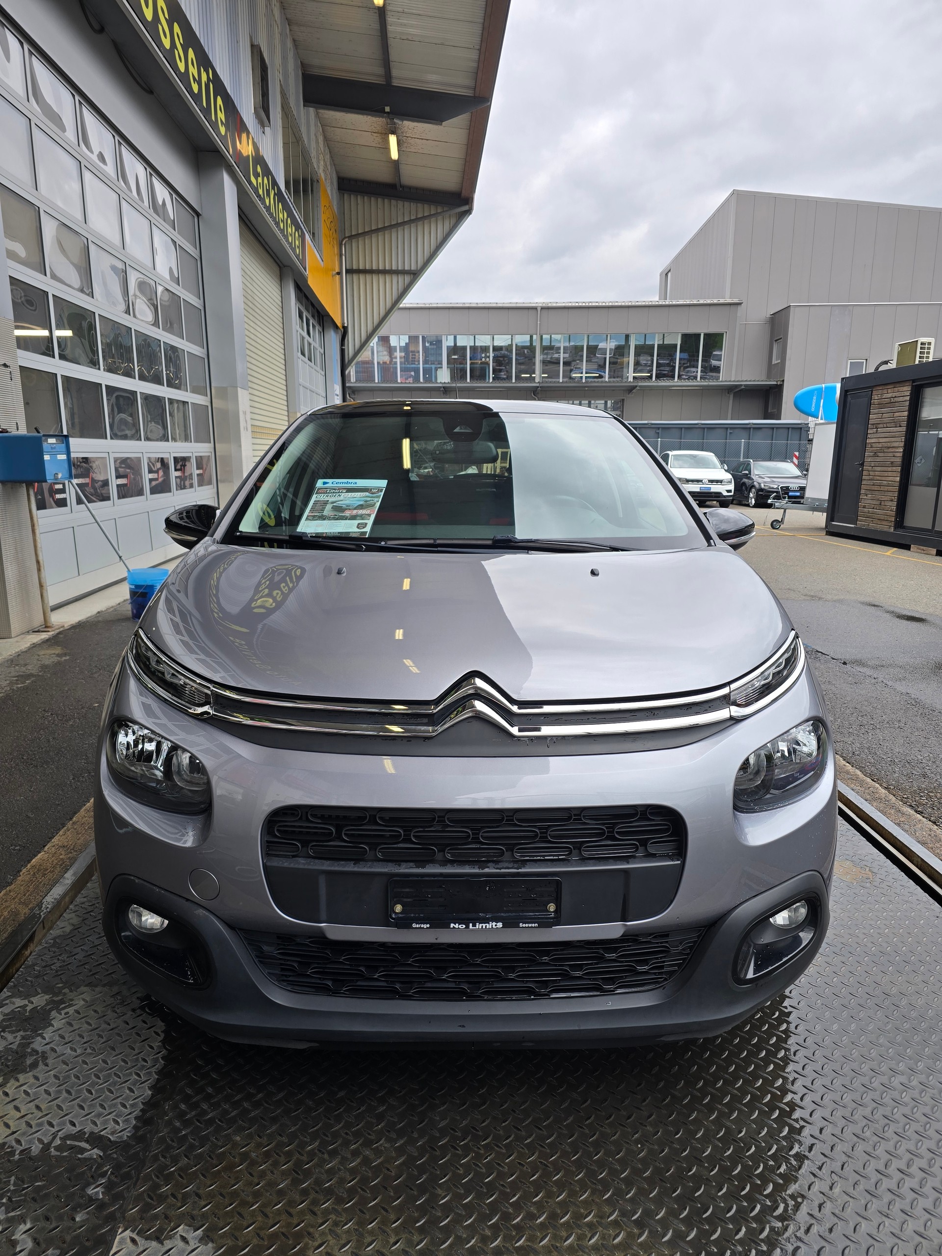 CITROEN C3 1.2i PureTech Shine EAT6 **AB GROSSEM SERVICE ZAHNRIEHMEN***