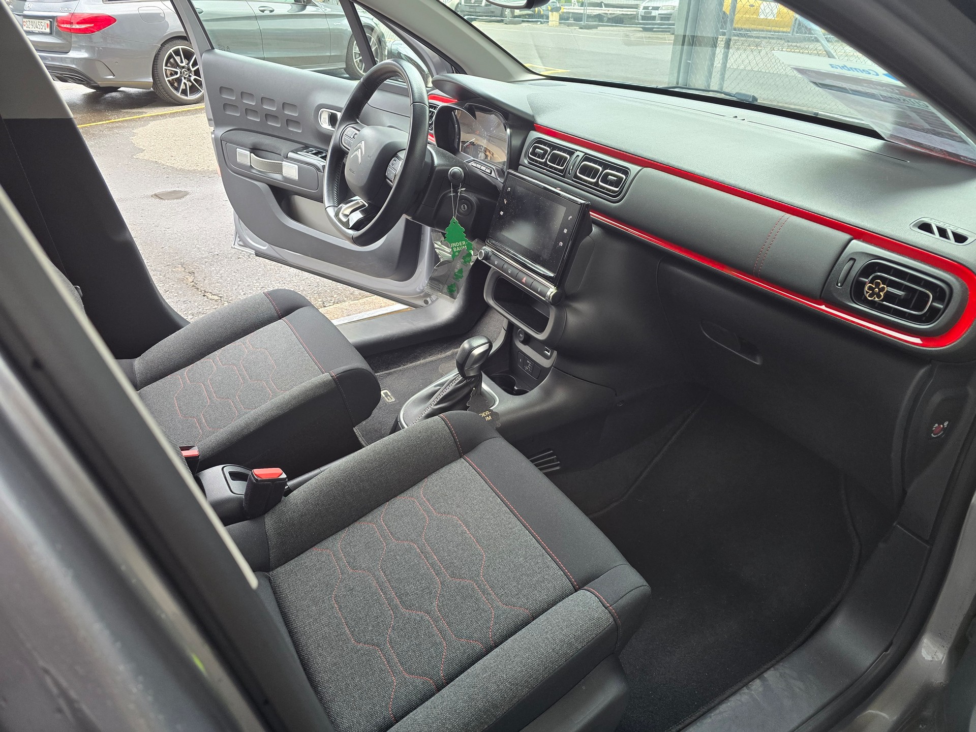 CITROEN C3 1.2i PureTech Shine EAT6 **AB GROSSEM SERVICE ZAHNRIEHMEN***-image-9