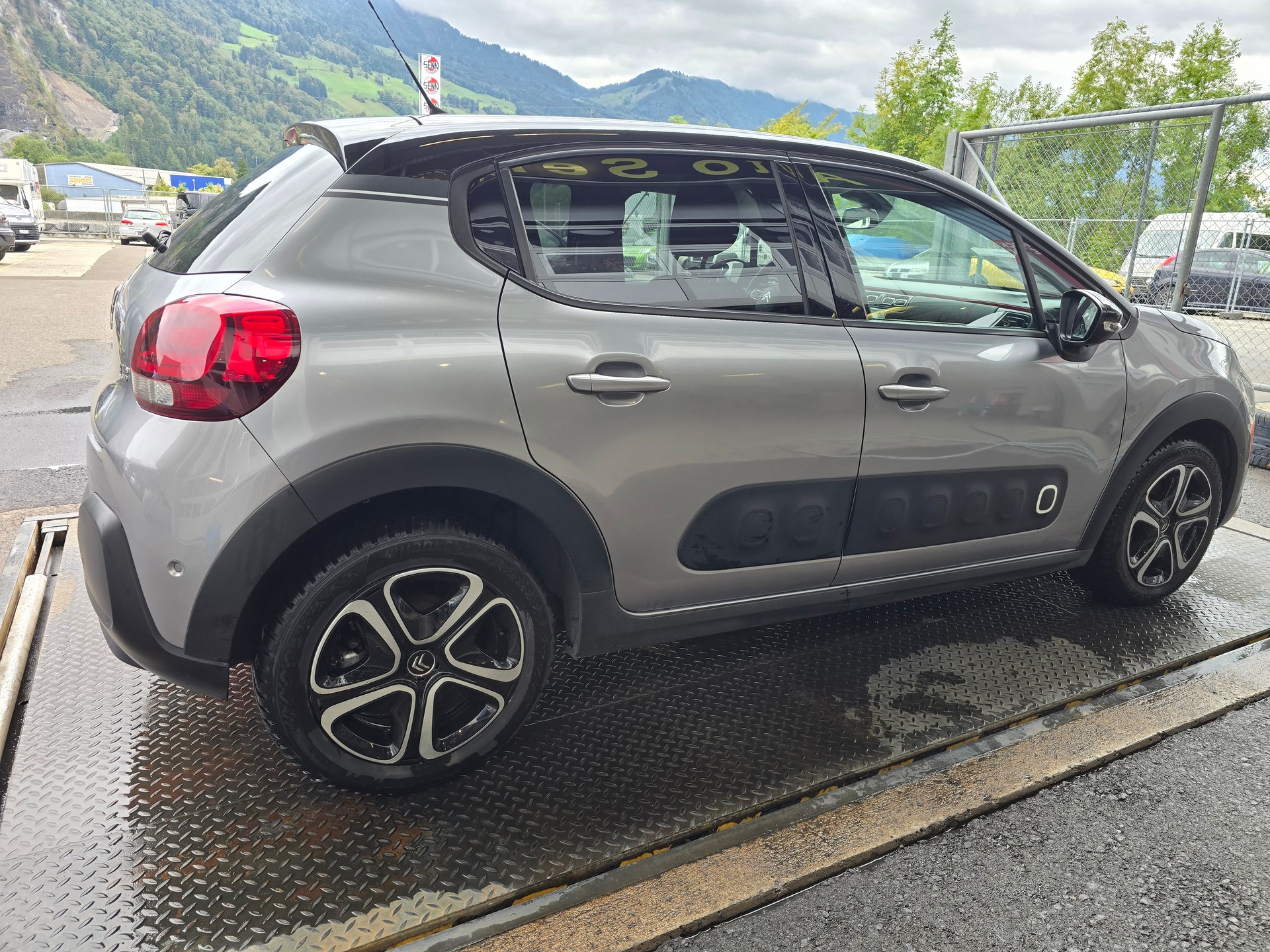 CITROEN C3 1.2i PureTech Shine EAT6 **AB GROSSEM SERVICE ZAHNRIEHMEN***-image-5