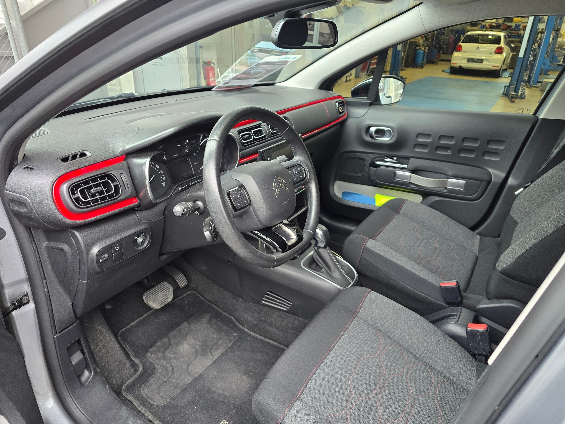CITROEN C3 1.2i PureTech Shine EAT6 **AB GROSSEM SERVICE ZAHNRIEHMEN***-image-8
