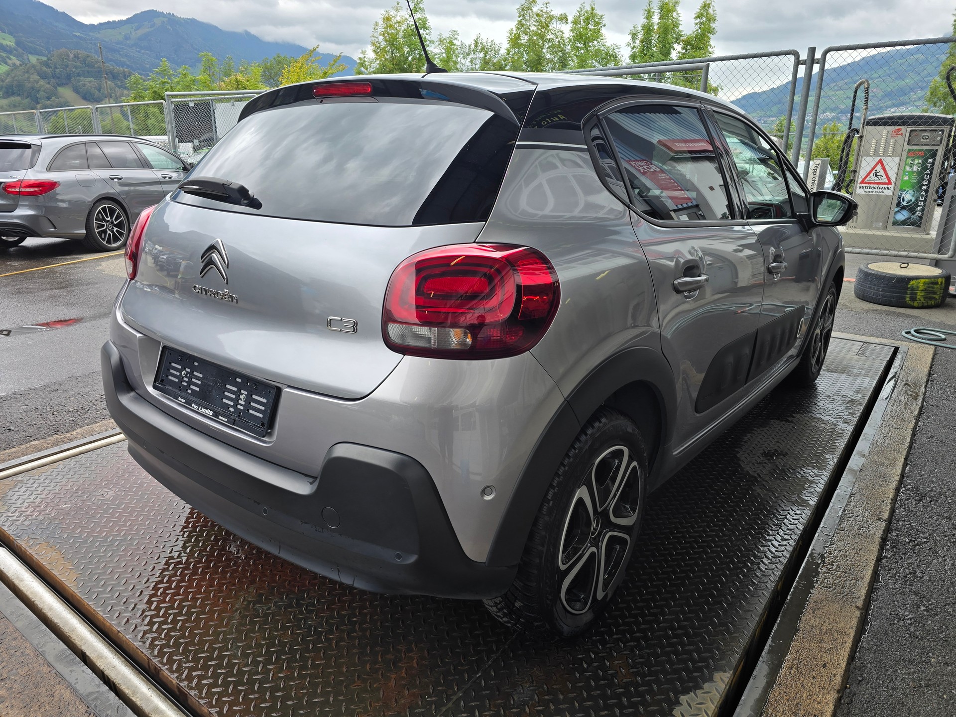 CITROEN C3 1.2i PureTech Shine EAT6 **AB GROSSEM SERVICE ZAHNRIEHMEN***-image-4